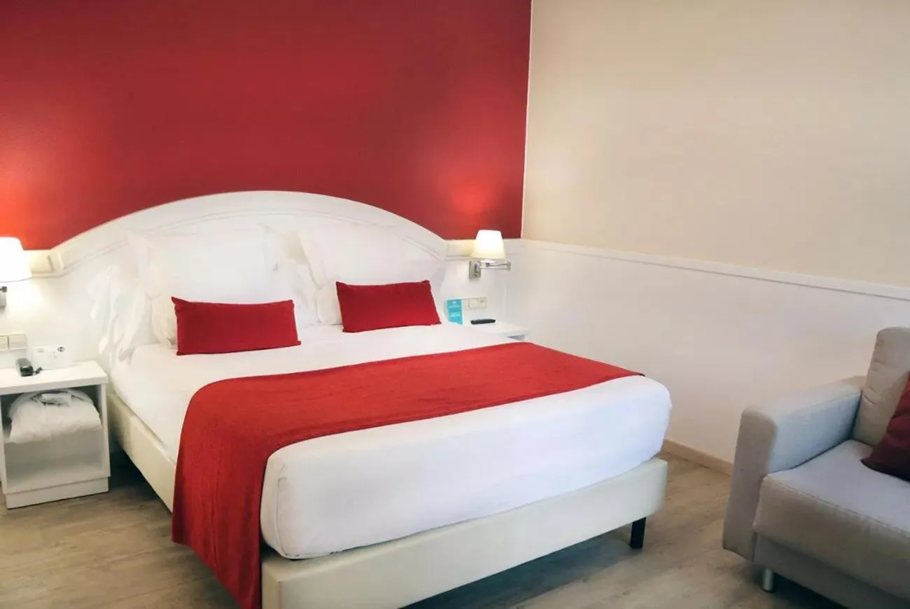 Bed in 1881 Hotel Balneario Vichy Catalan