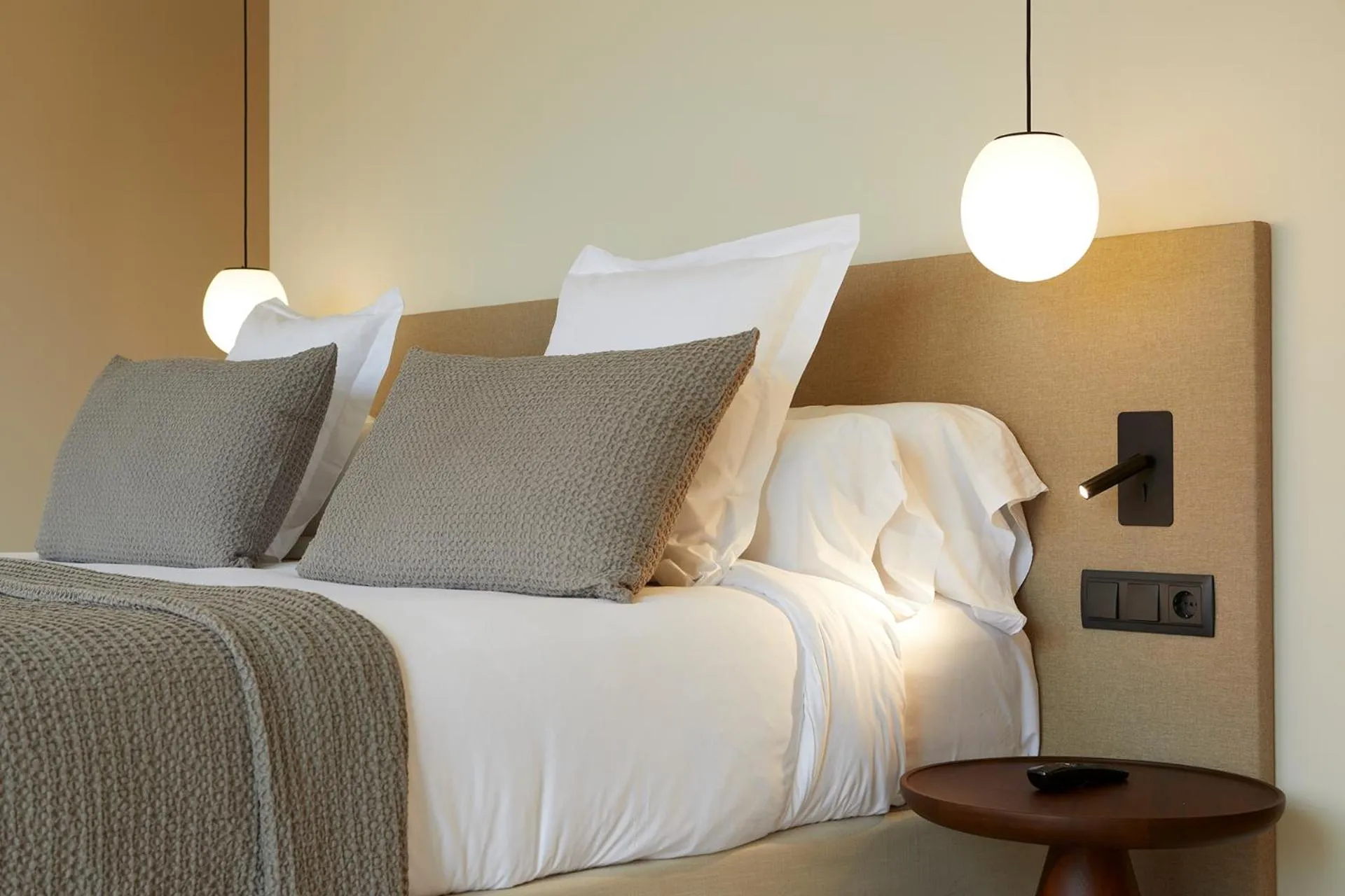 Bed in 1881 Hotel Balneario Vichy Catalan