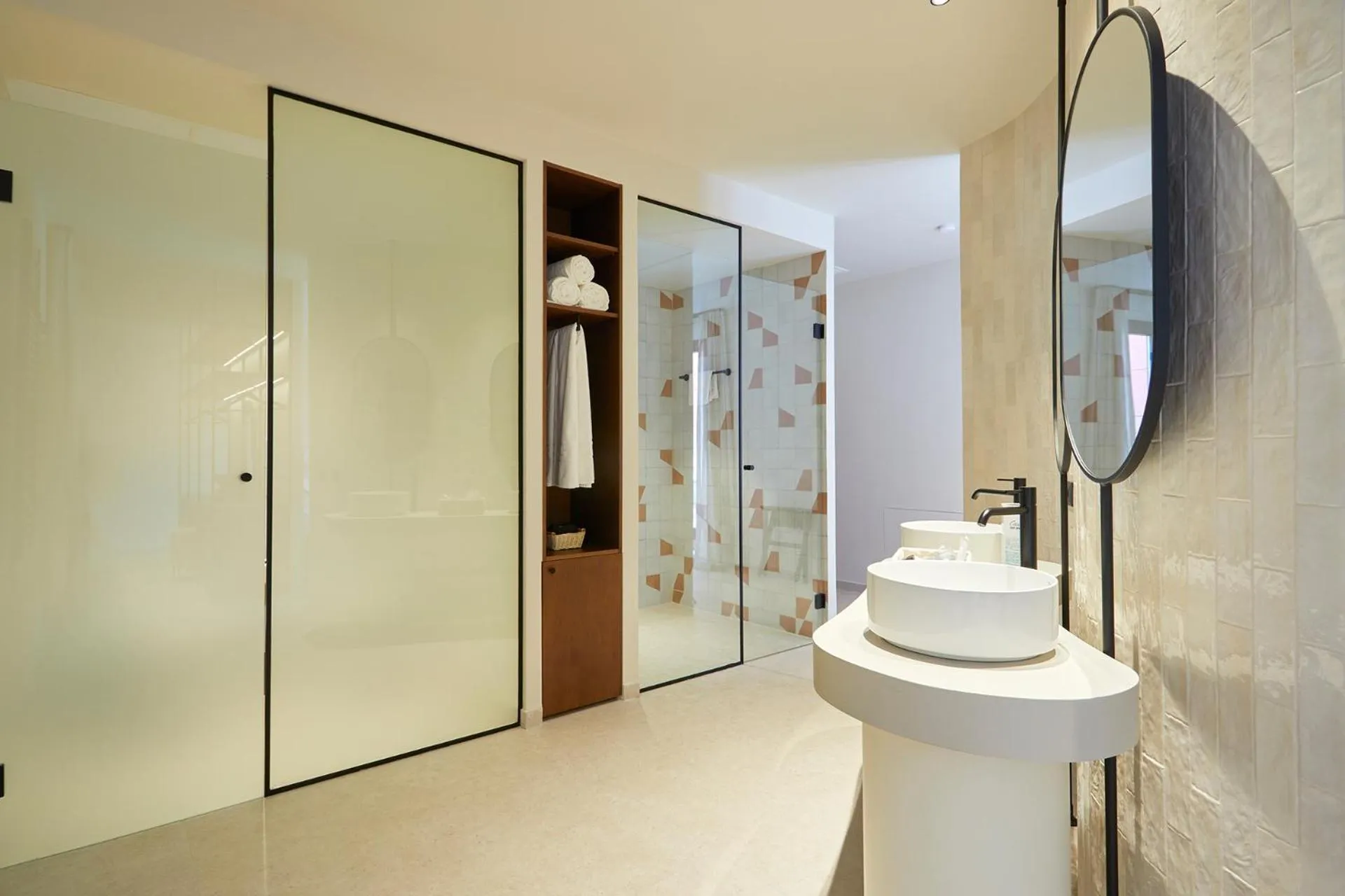 Toilet in 1881 Hotel Balneario Vichy Catalan