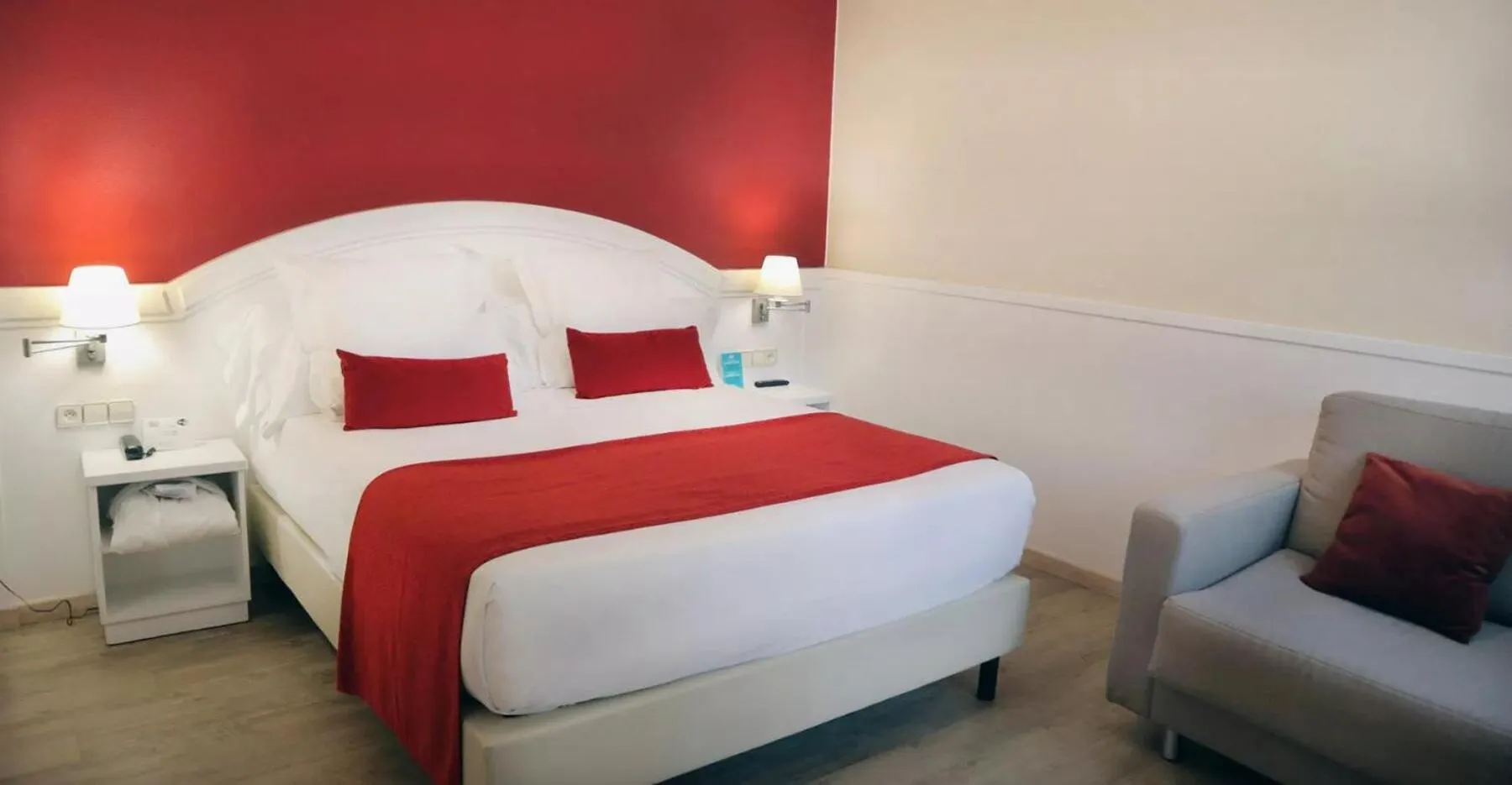 Bed in 1881 Hotel Balneario Vichy Catalan