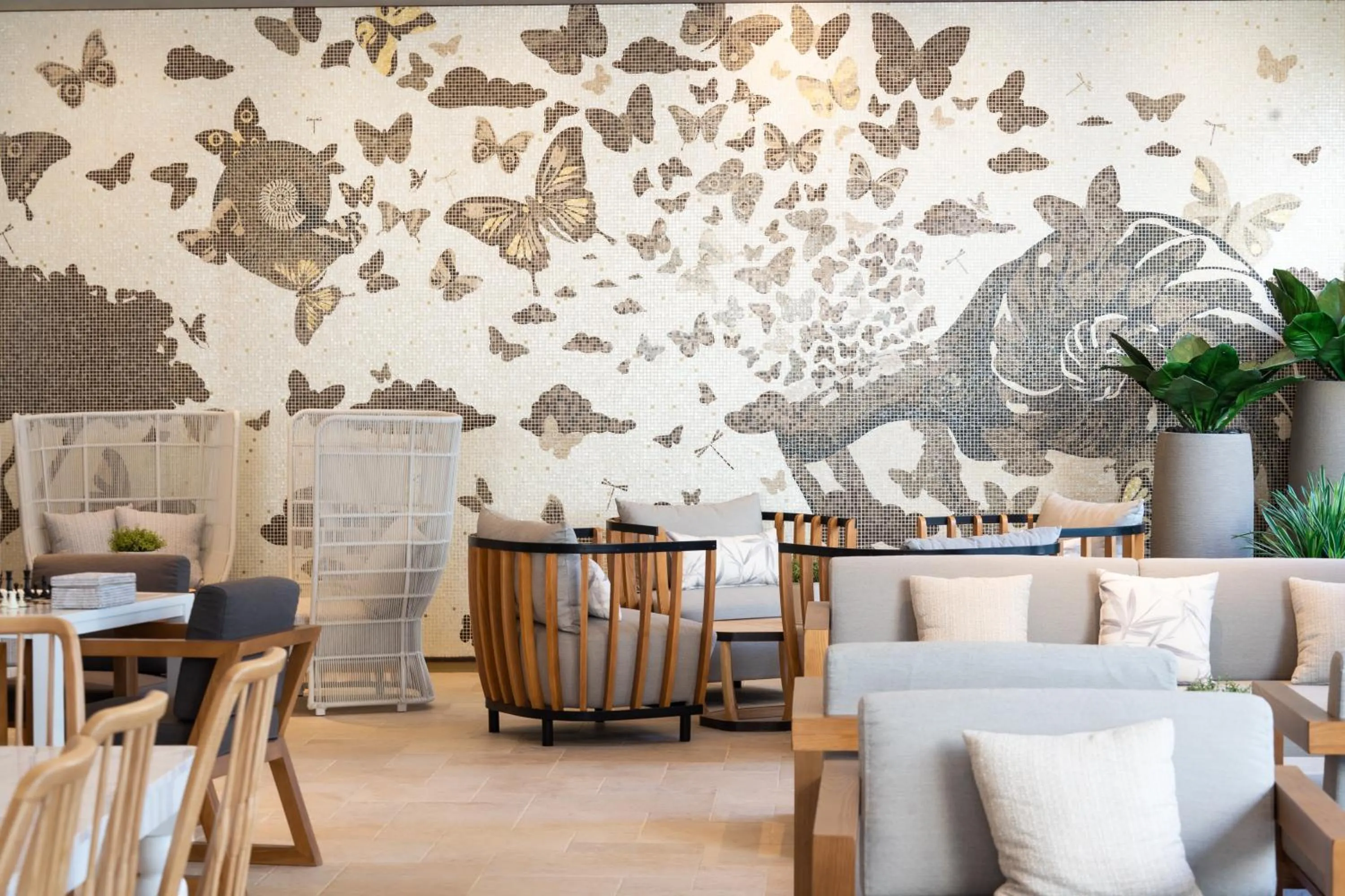 Restaurant/places to eat in SILQ Hotel & Residence