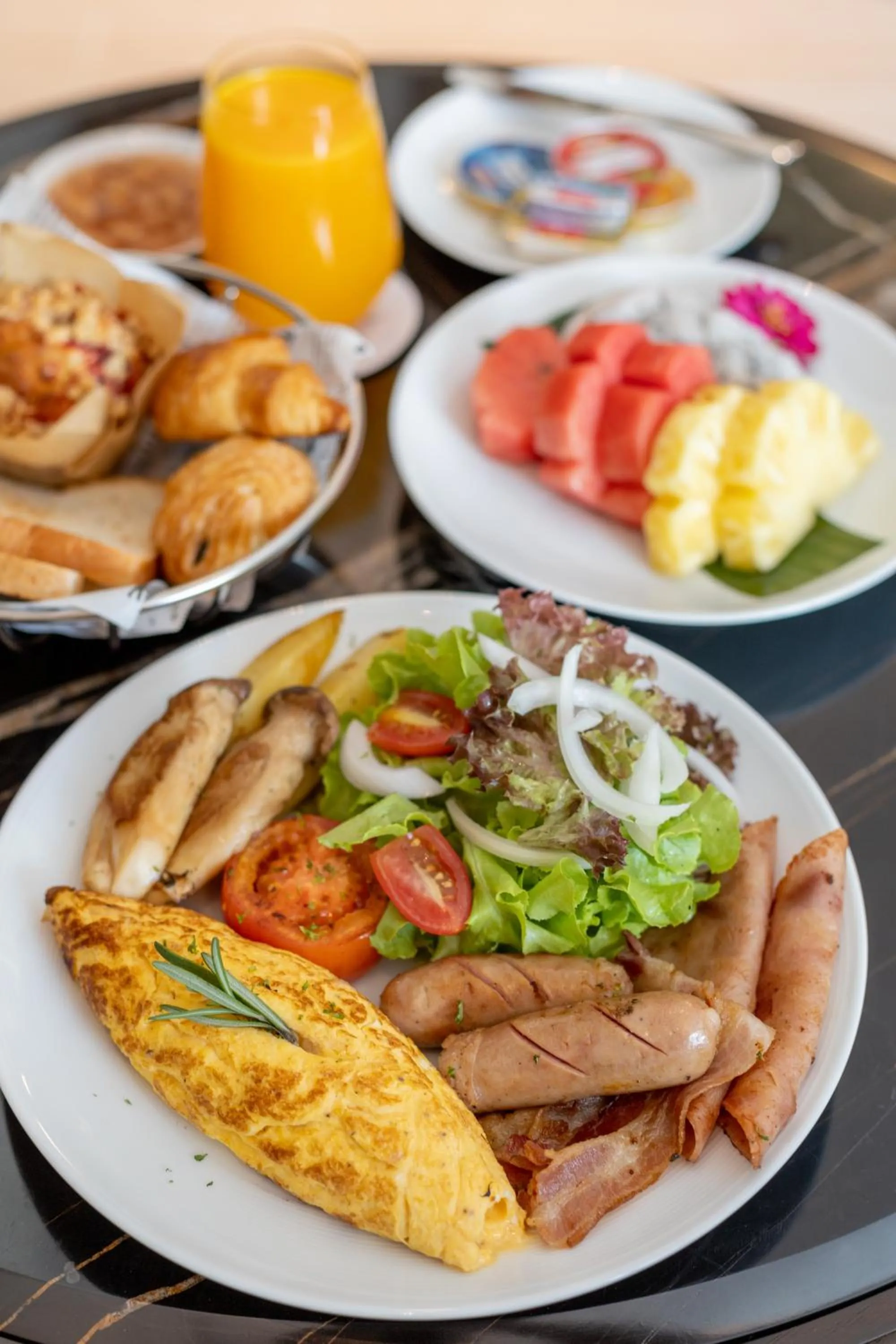 Food and drinks in SILQ Hotel & Residence