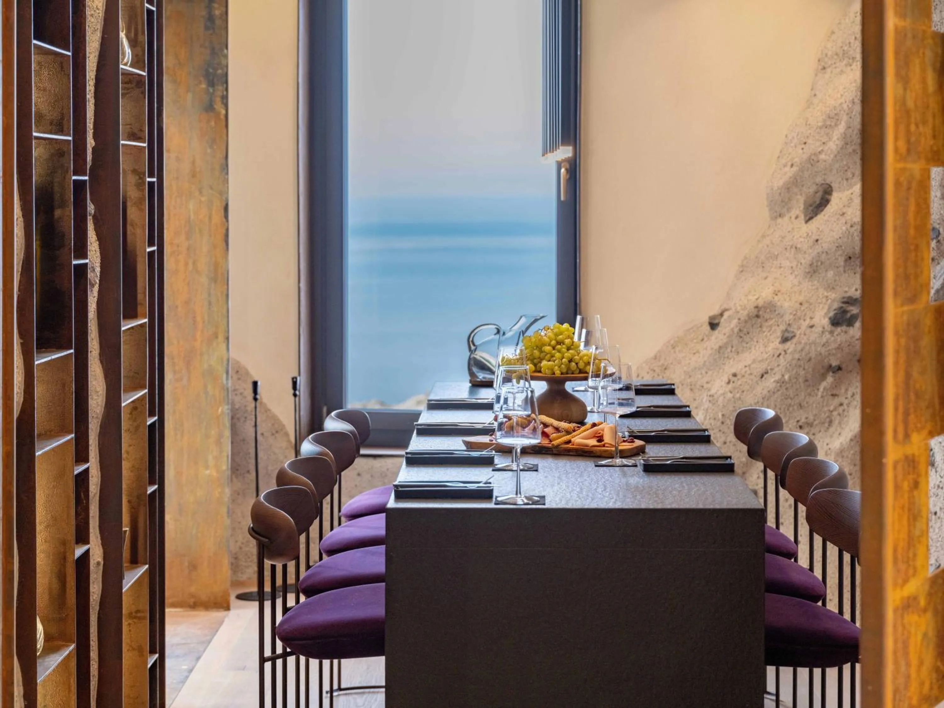 Area and facilities in Santo Mine Oia Suites