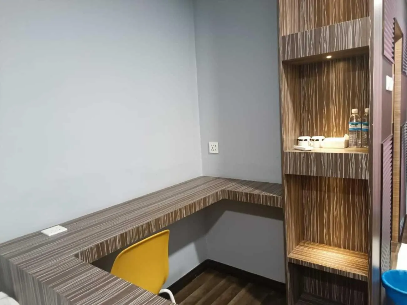 hair dresser in Boxinn The Kontena Home