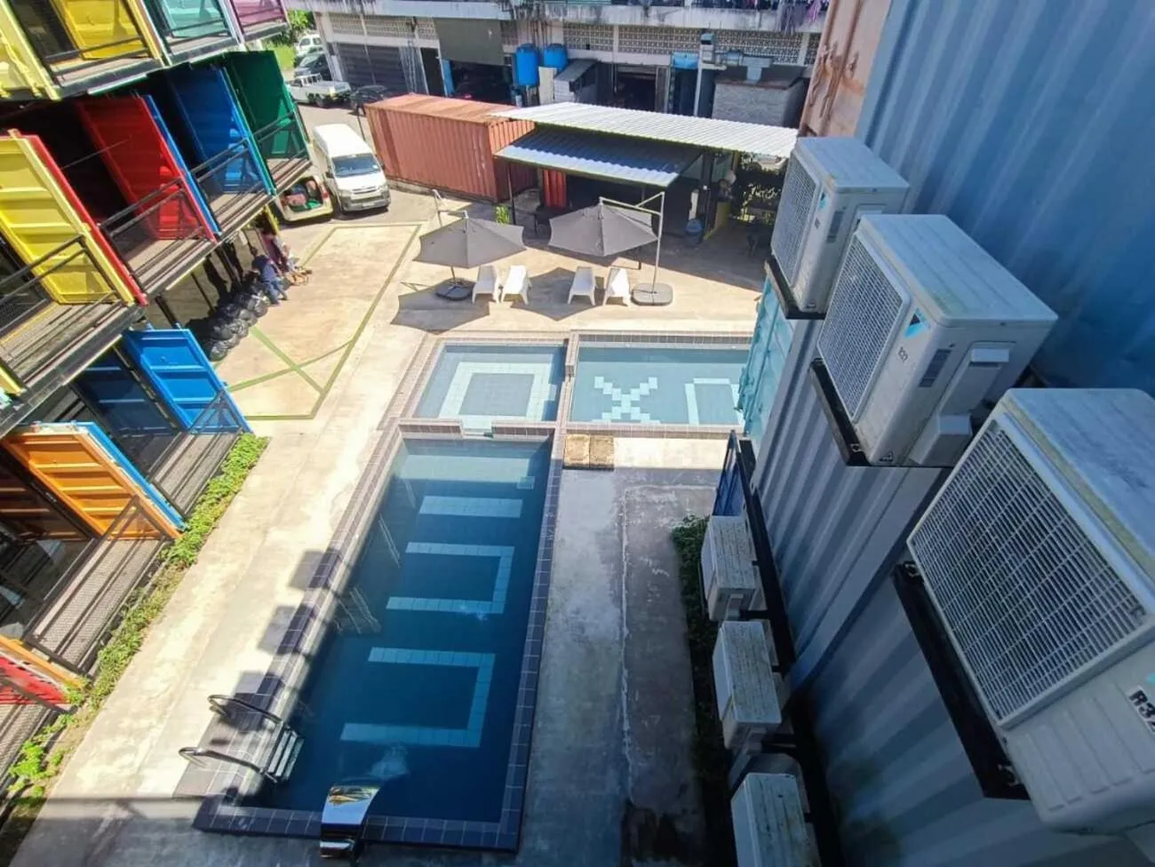 Swimming pool in Boxinn The Kontena Home