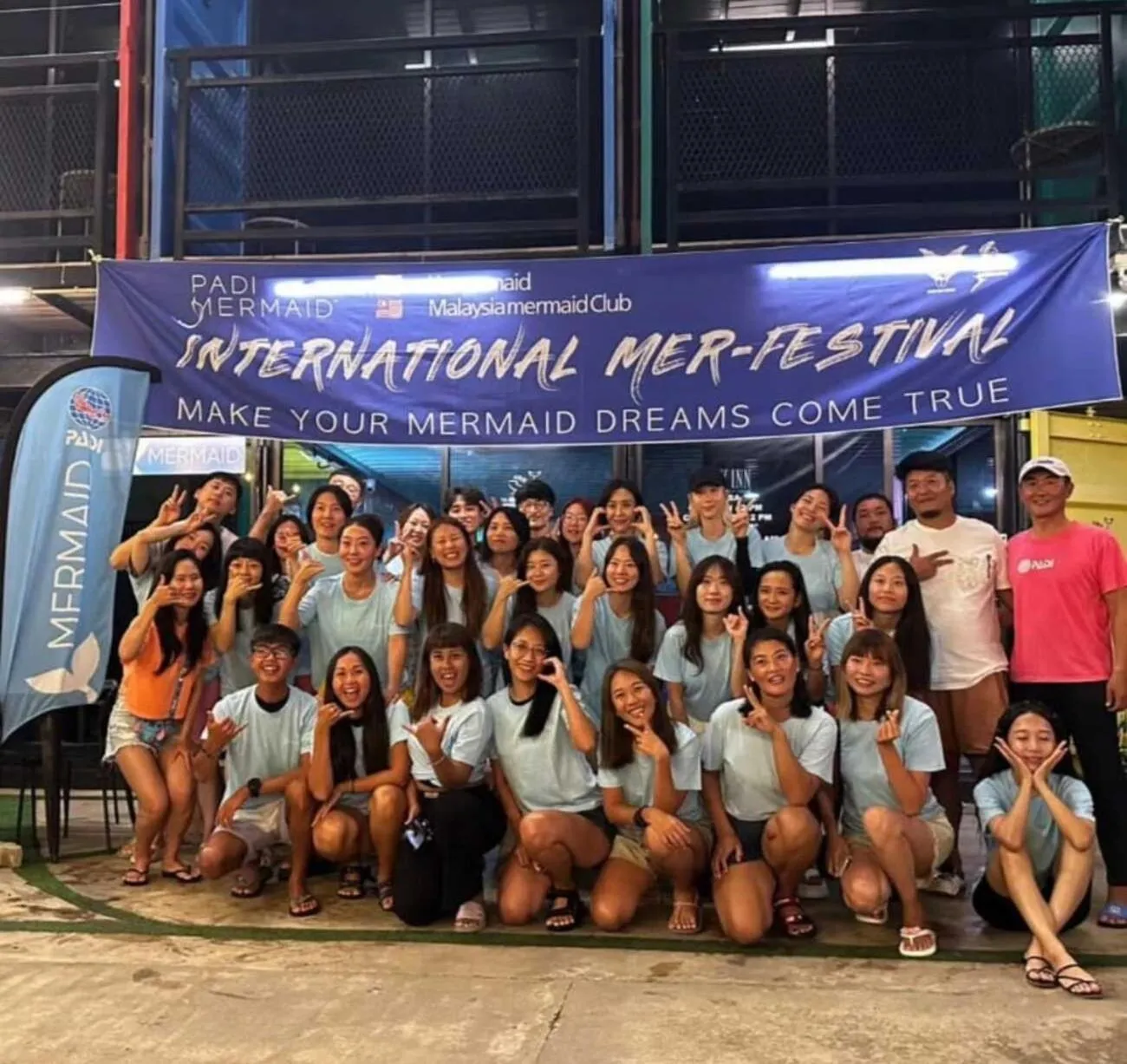 group of guests in Boxinn The Kontena Home