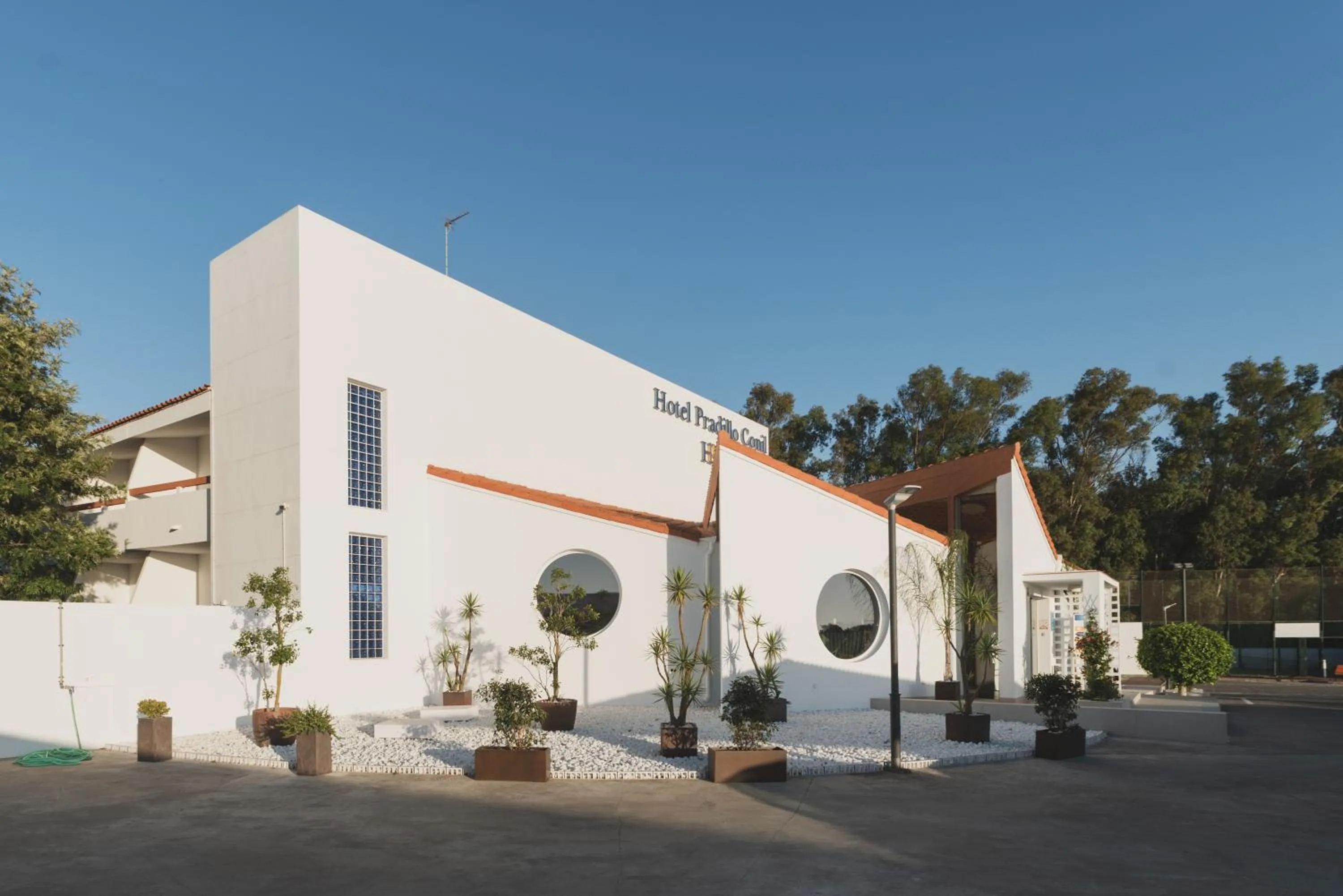 Property building in Hotel Pradillo Conil