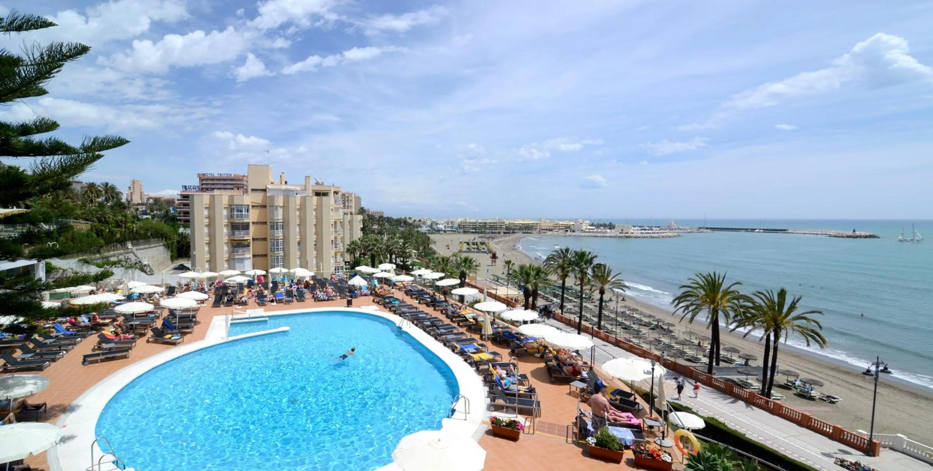 Swimming pool in Hotel Riviera Costa del Sol - Adults Recommended