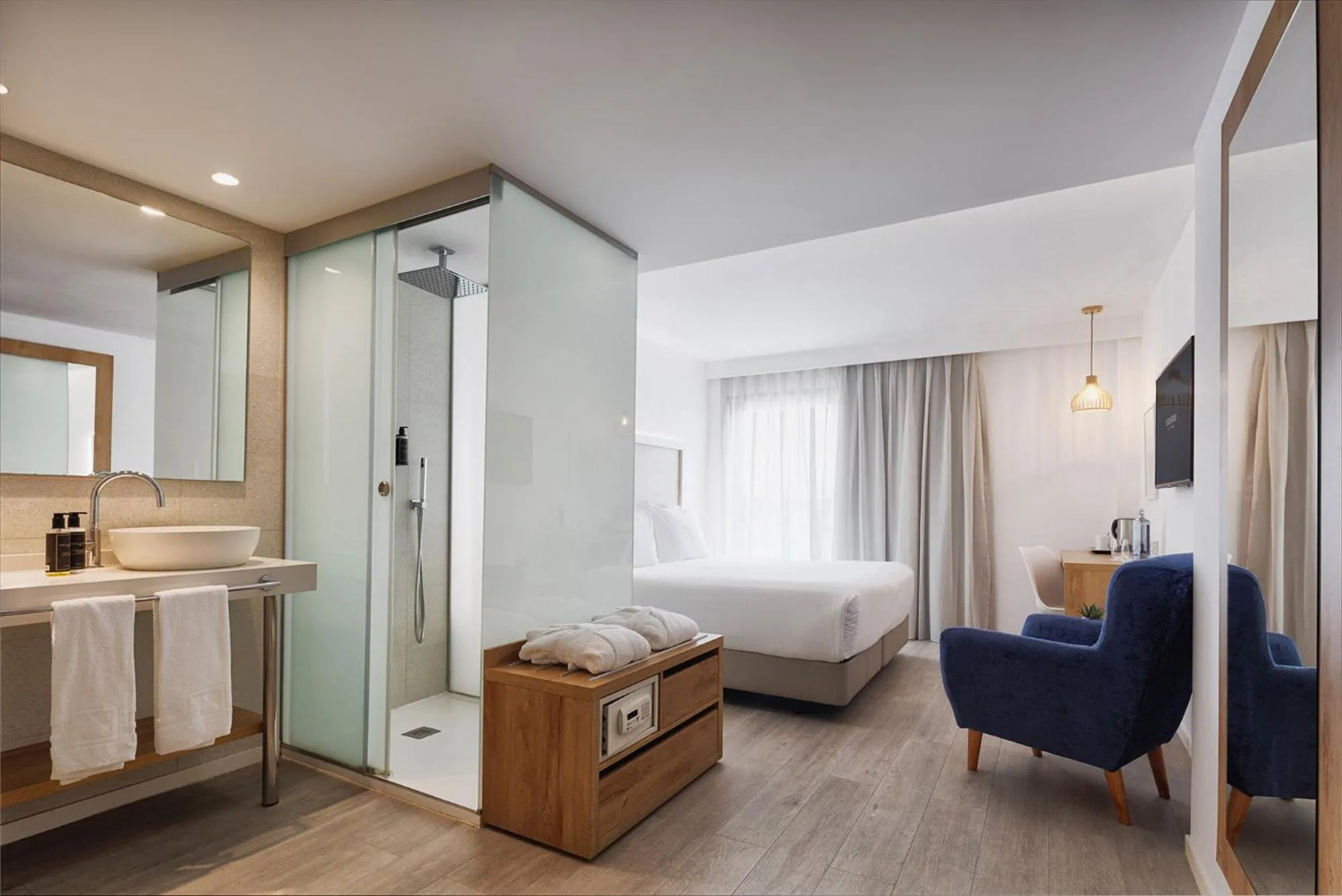 Bed in Eurostars Puerto de Ibiza