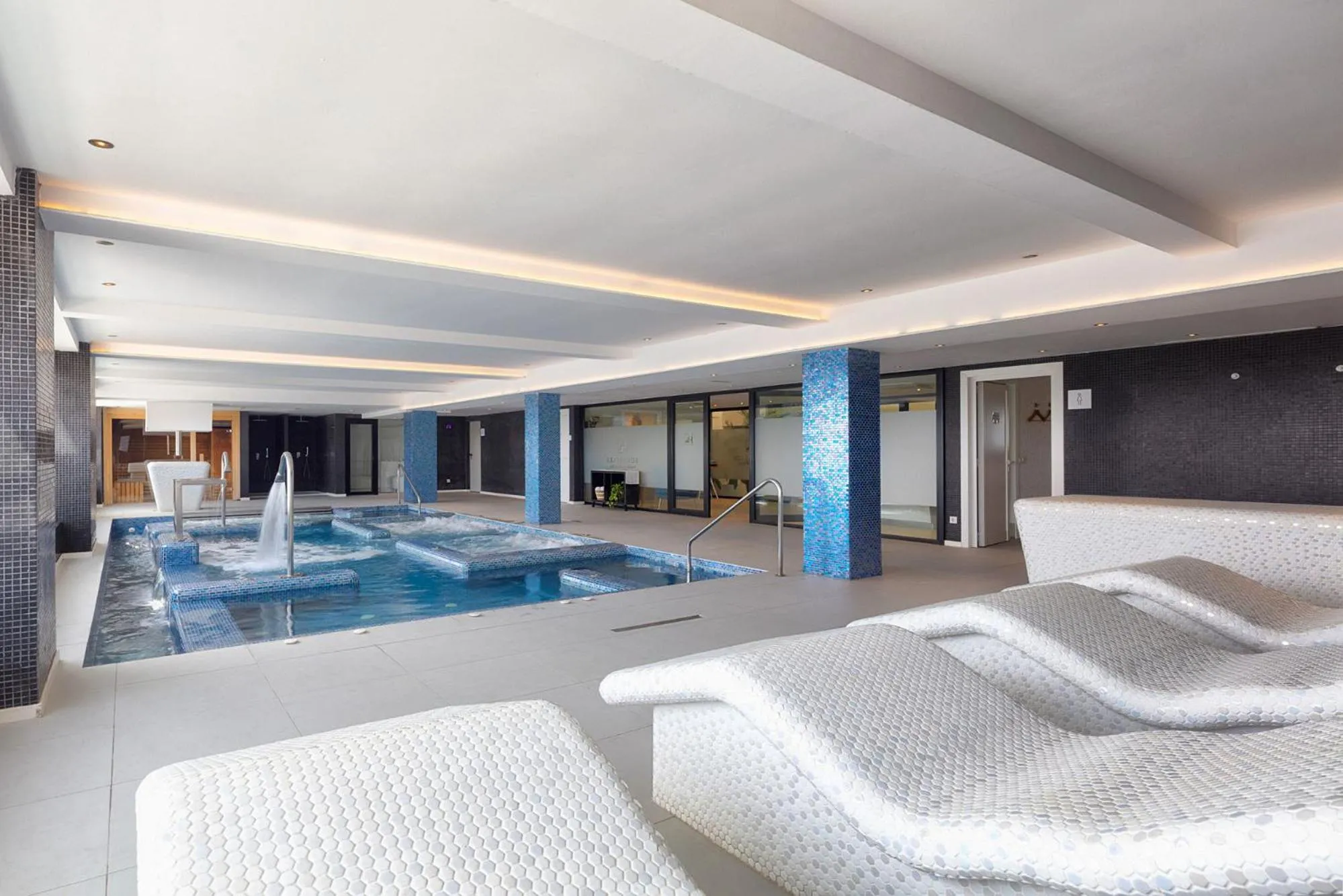 Spa and wellness centre/facilities, Bed in Eurostars Puerto de Ibiza