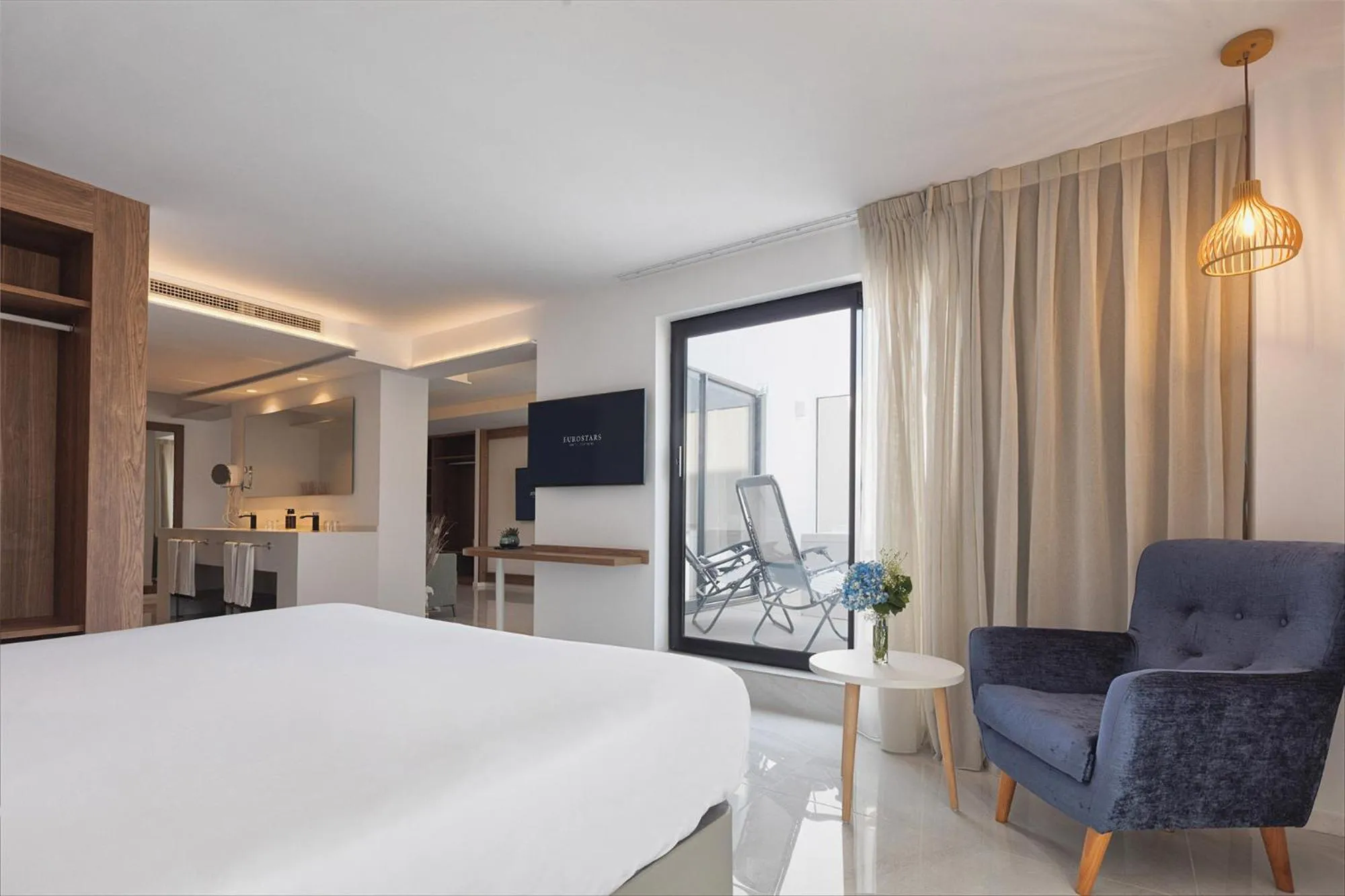 Bed in Eurostars Puerto de Ibiza