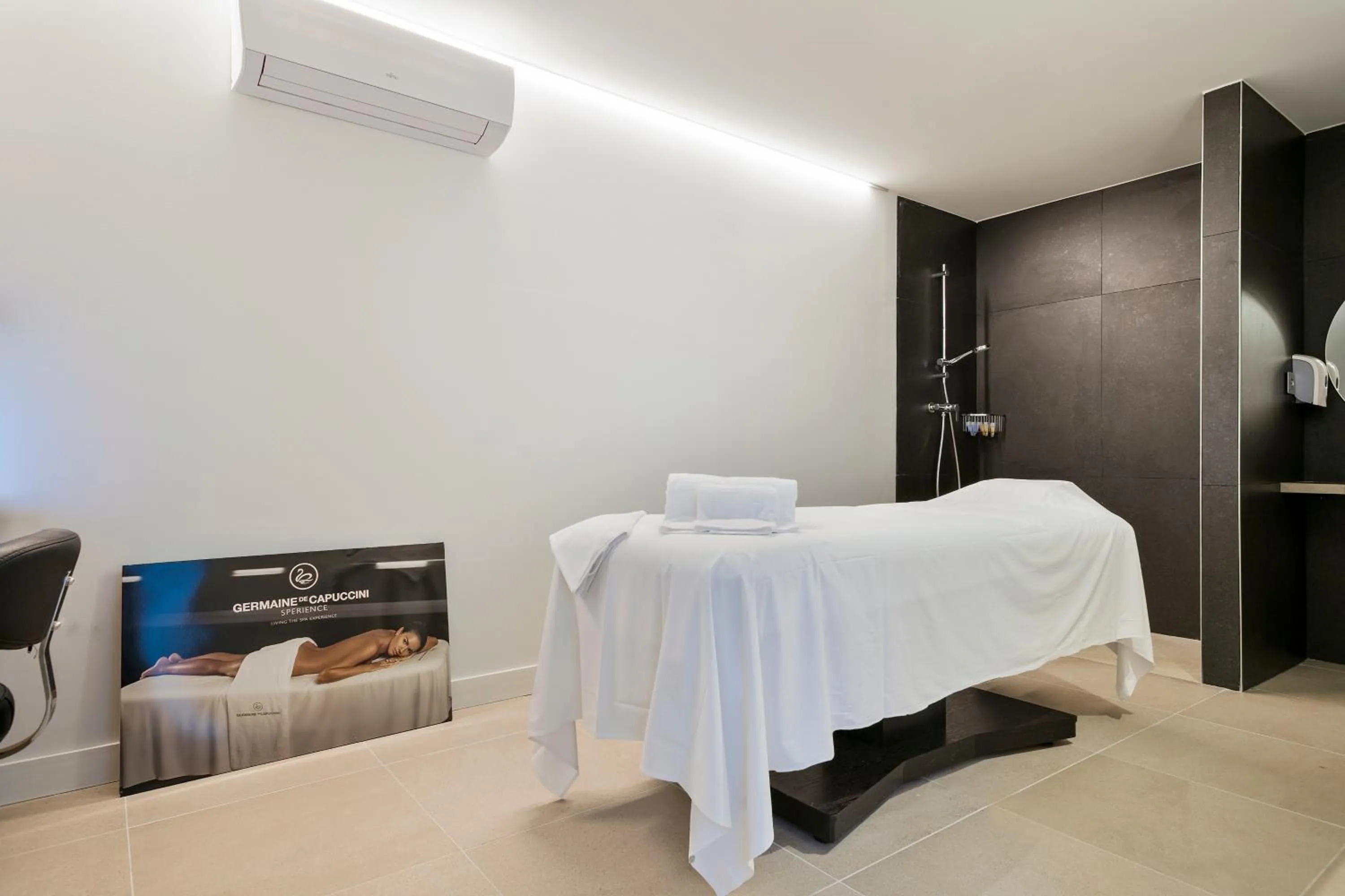 Massage, Bed in AQUA Hotel Silhouette & Spa - Adults Only