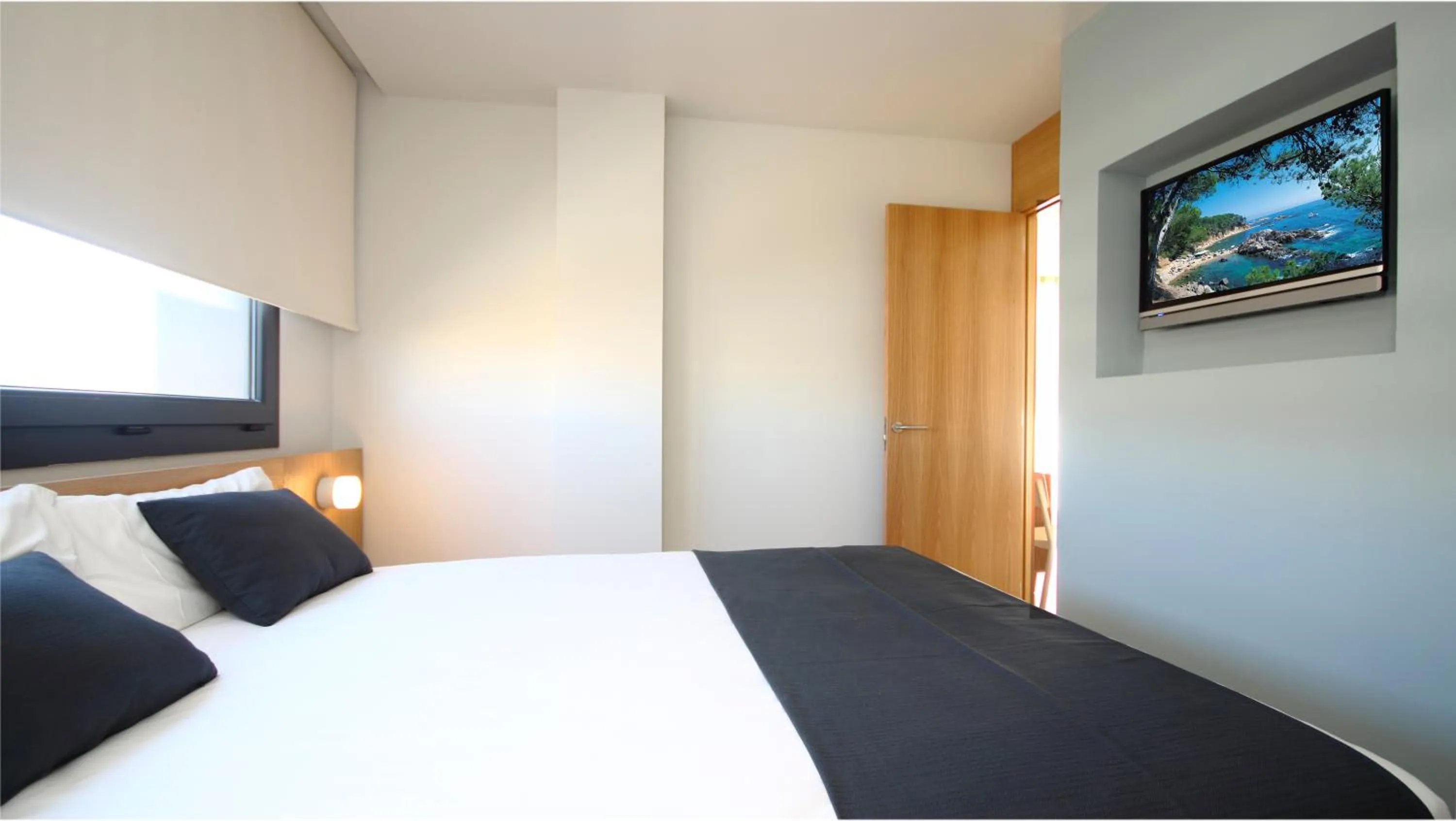 Photo of the whole room, Bed in AQUA Hotel Silhouette & Spa - Adults Only