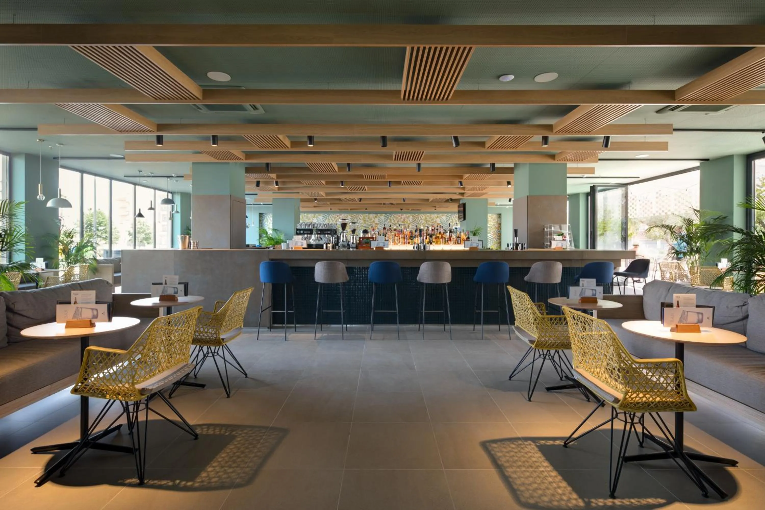 Lounge or bar in AQUA Hotel Silhouette & Spa - Adults Only