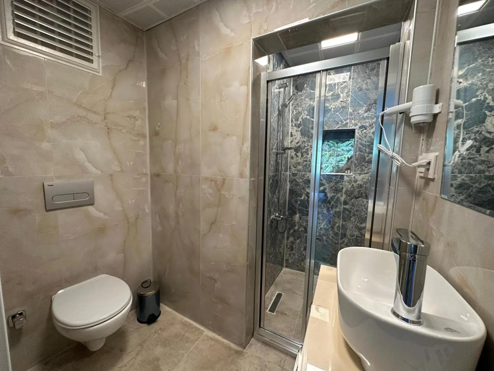 Bathroom in st945 Palas Otel