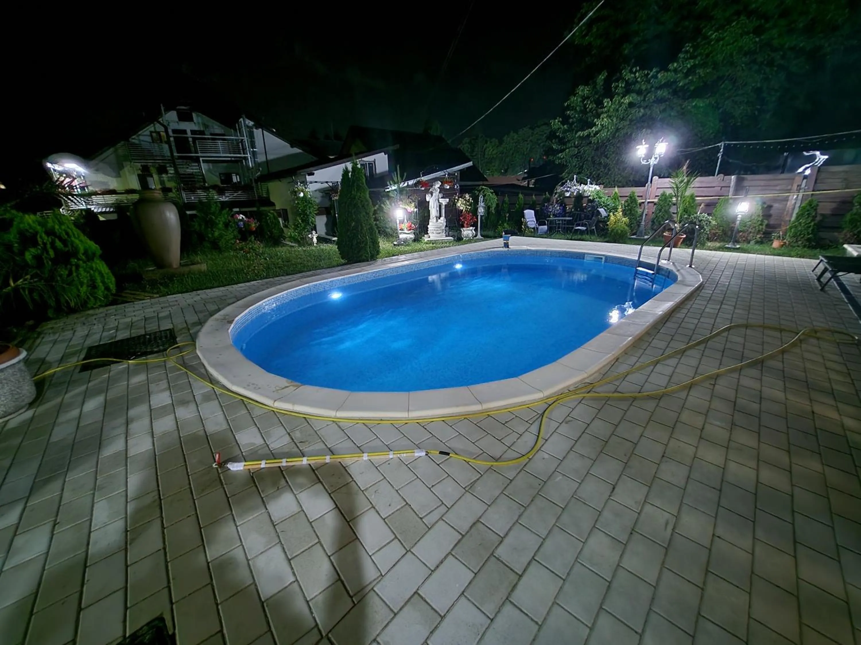 Shower in VAiAs Aparts