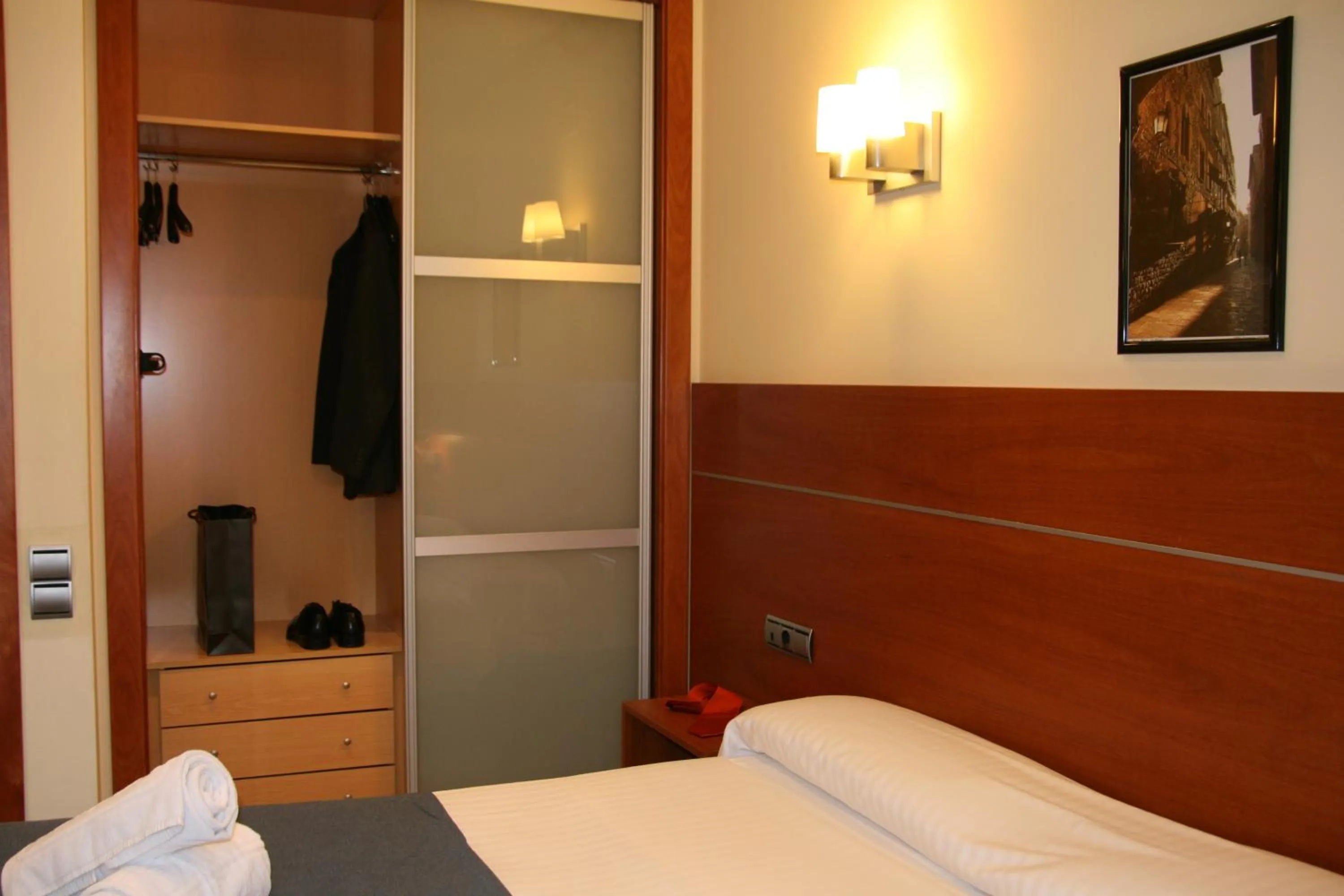 Bed in Apartaments Aragó565