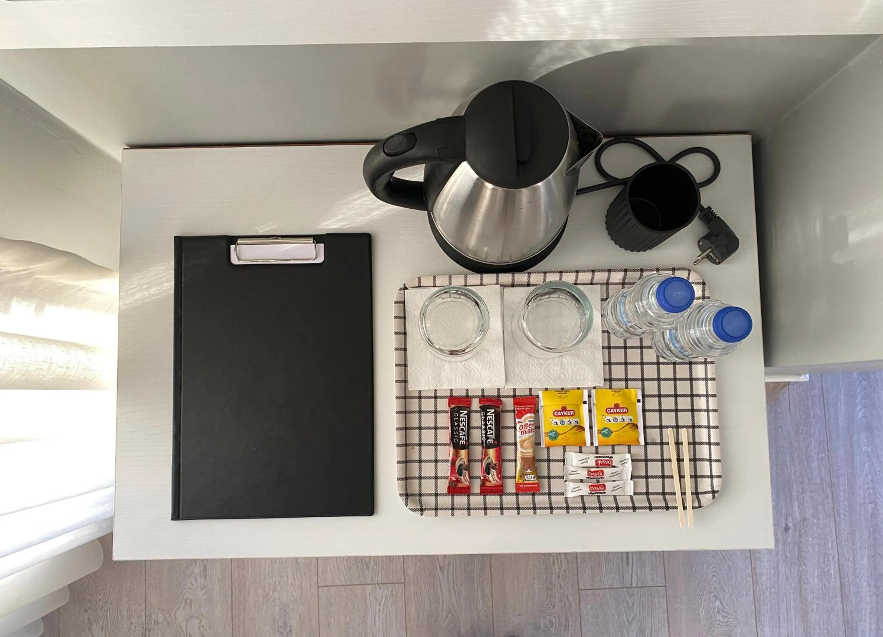 Coffee/tea facilities in Li Hotel Pera