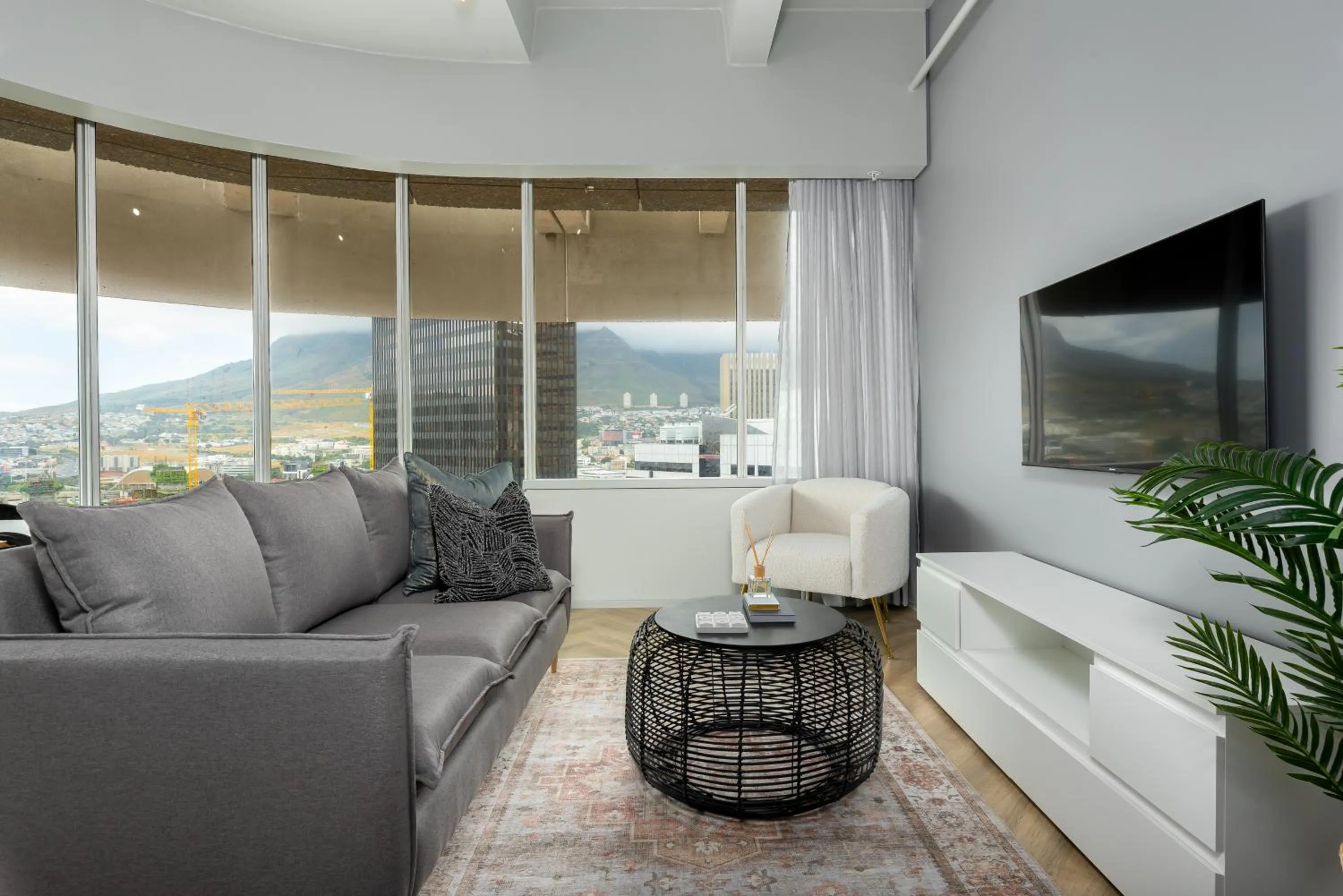 One Thibault Luxury Apartments