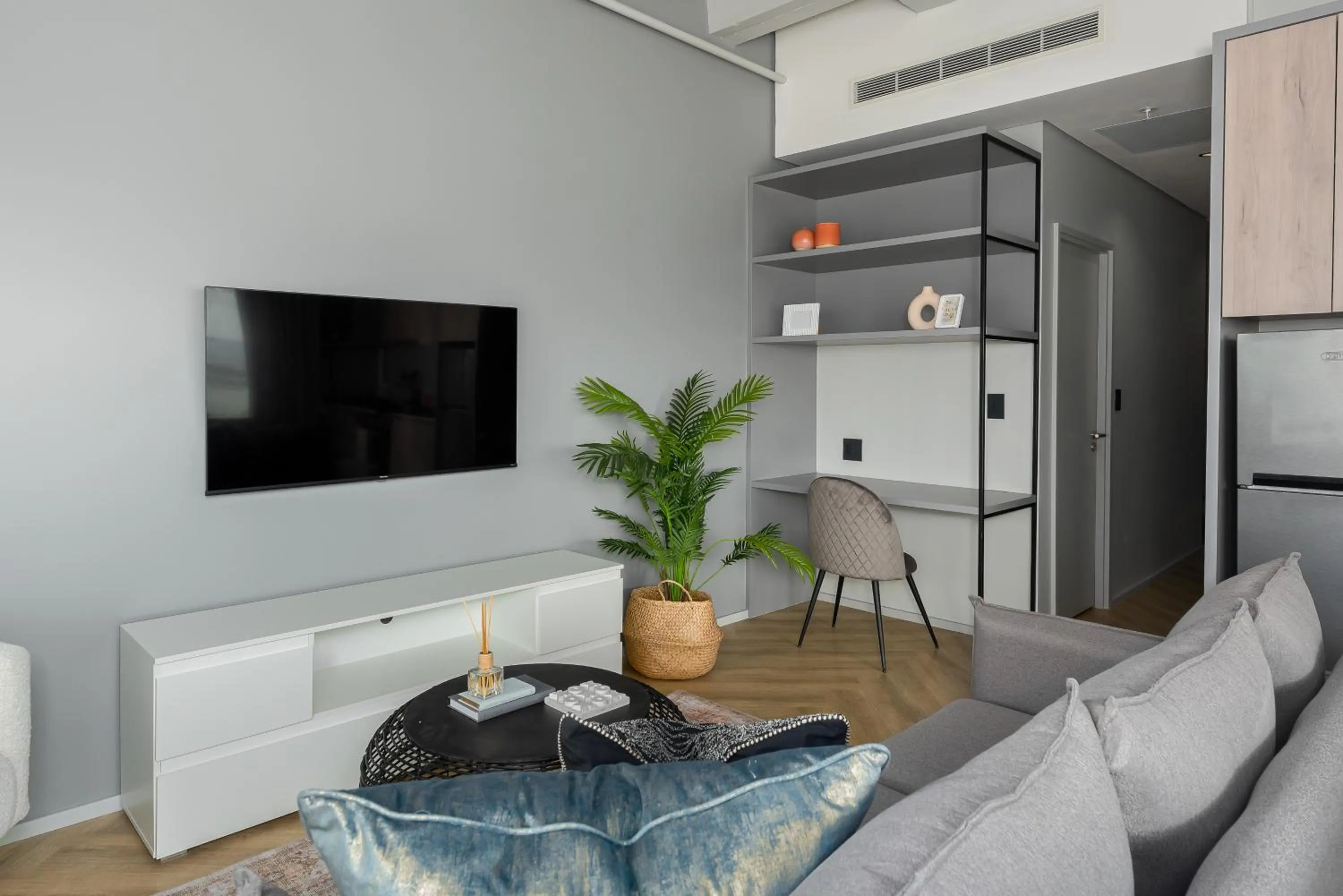 One Thibault Luxury Apartments