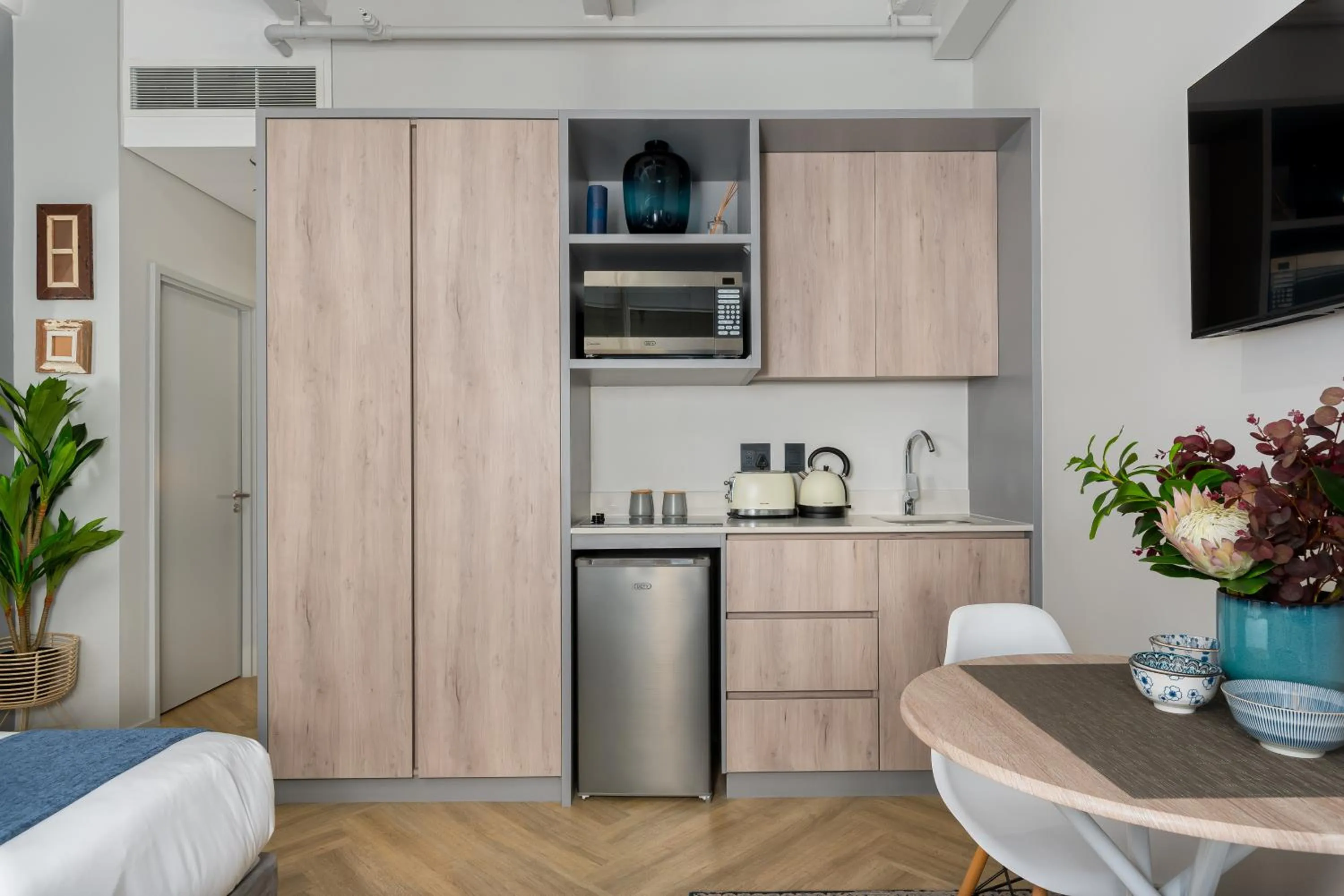 One Thibault Luxury Apartments