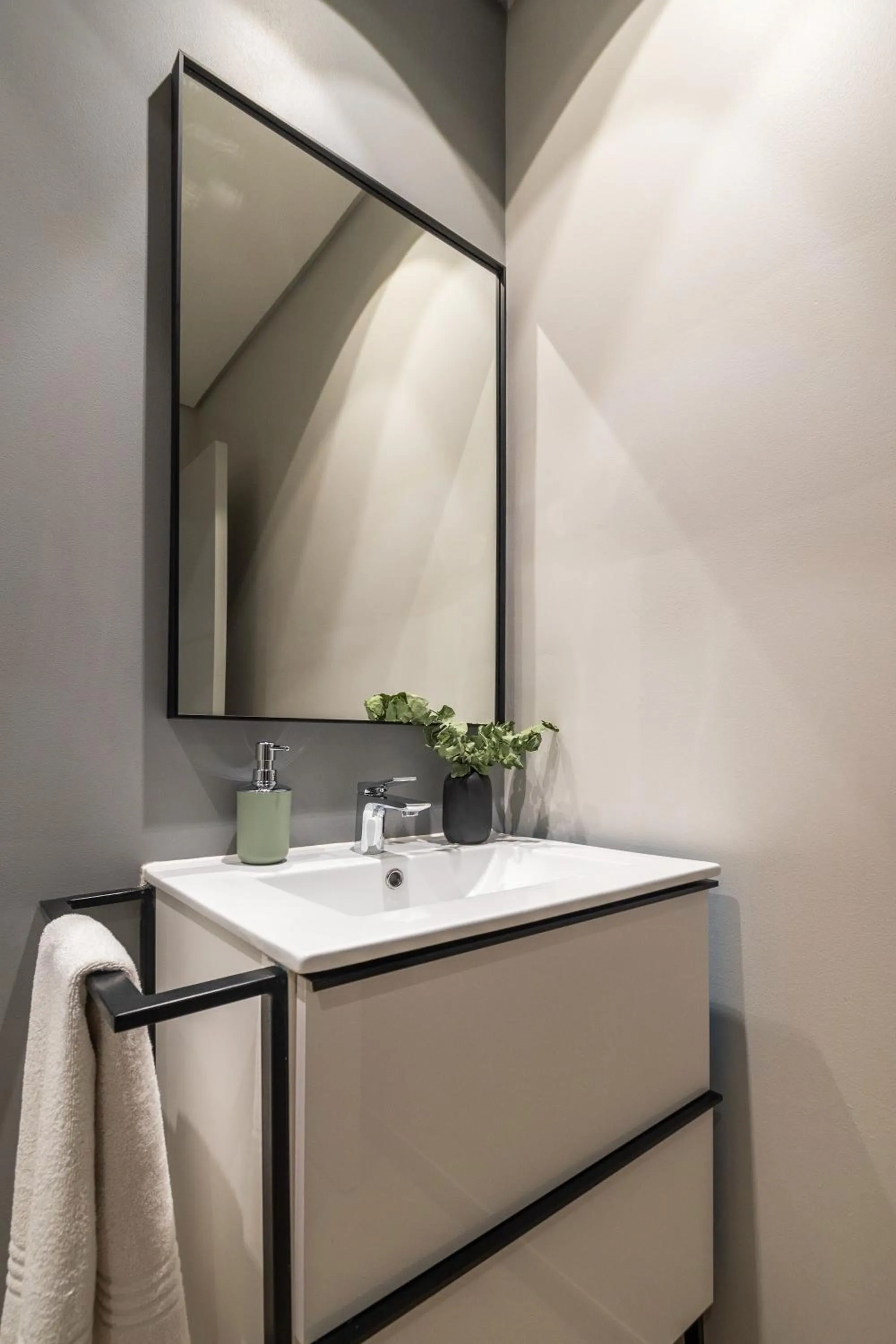 One Thibault Luxury Apartments