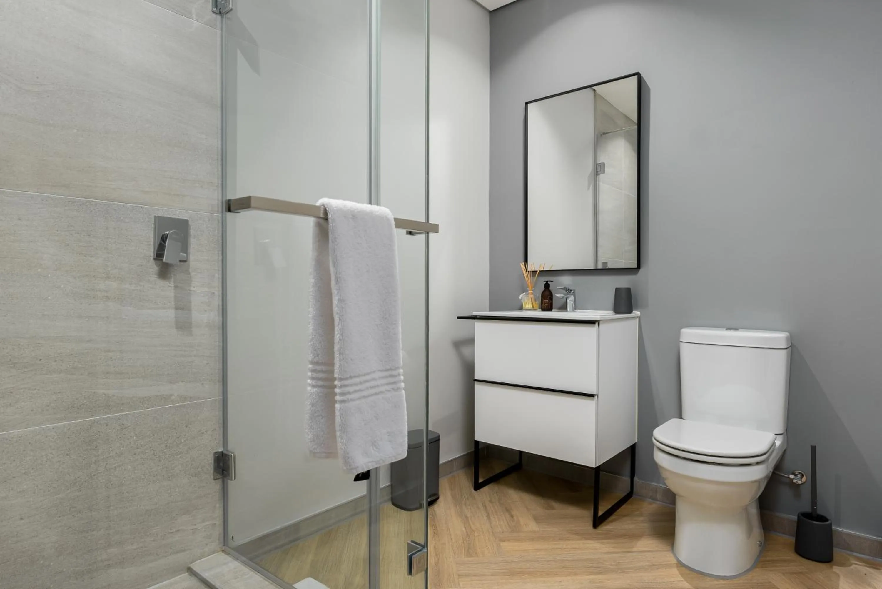 One Thibault Luxury Apartments