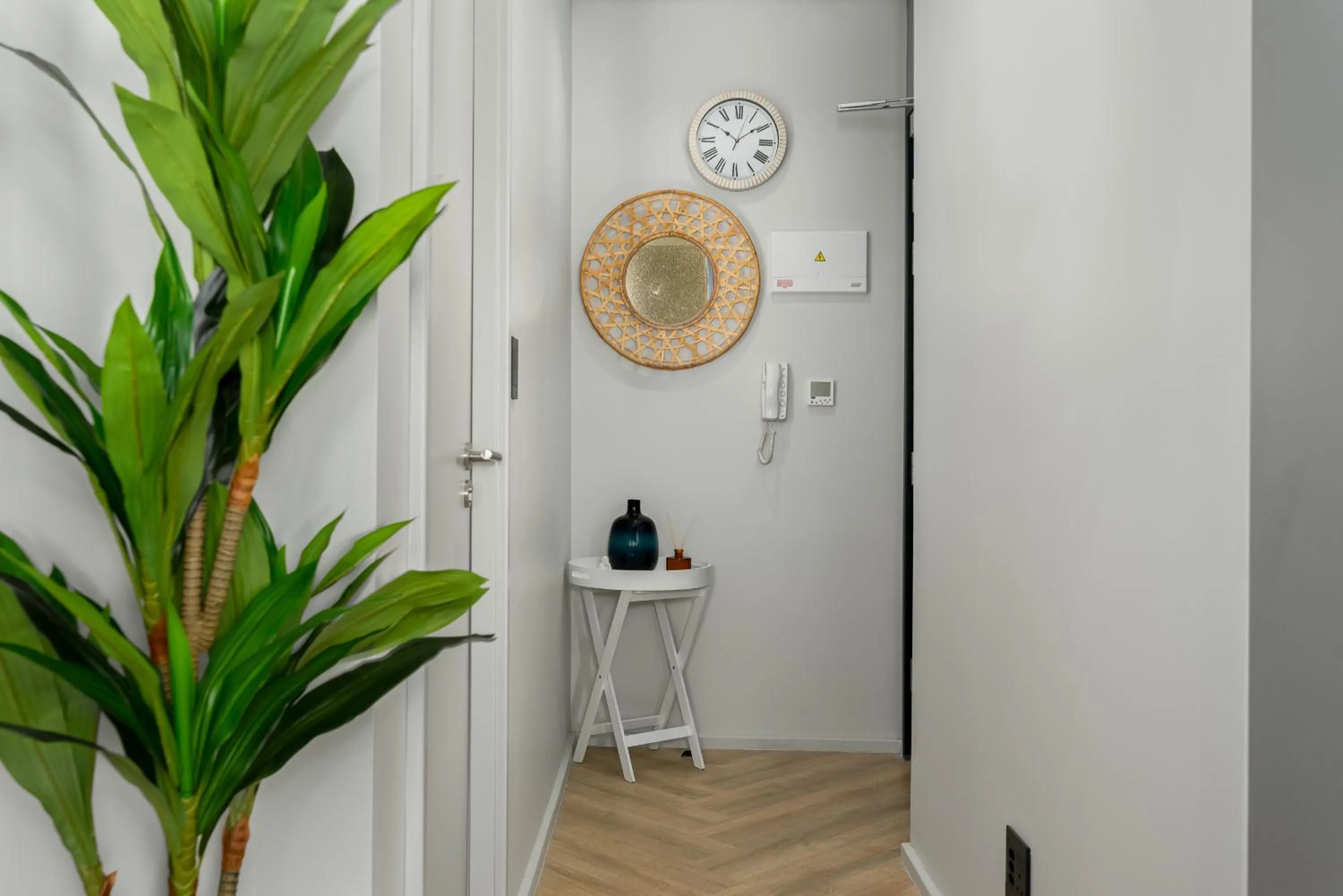 One Thibault Luxury Apartments