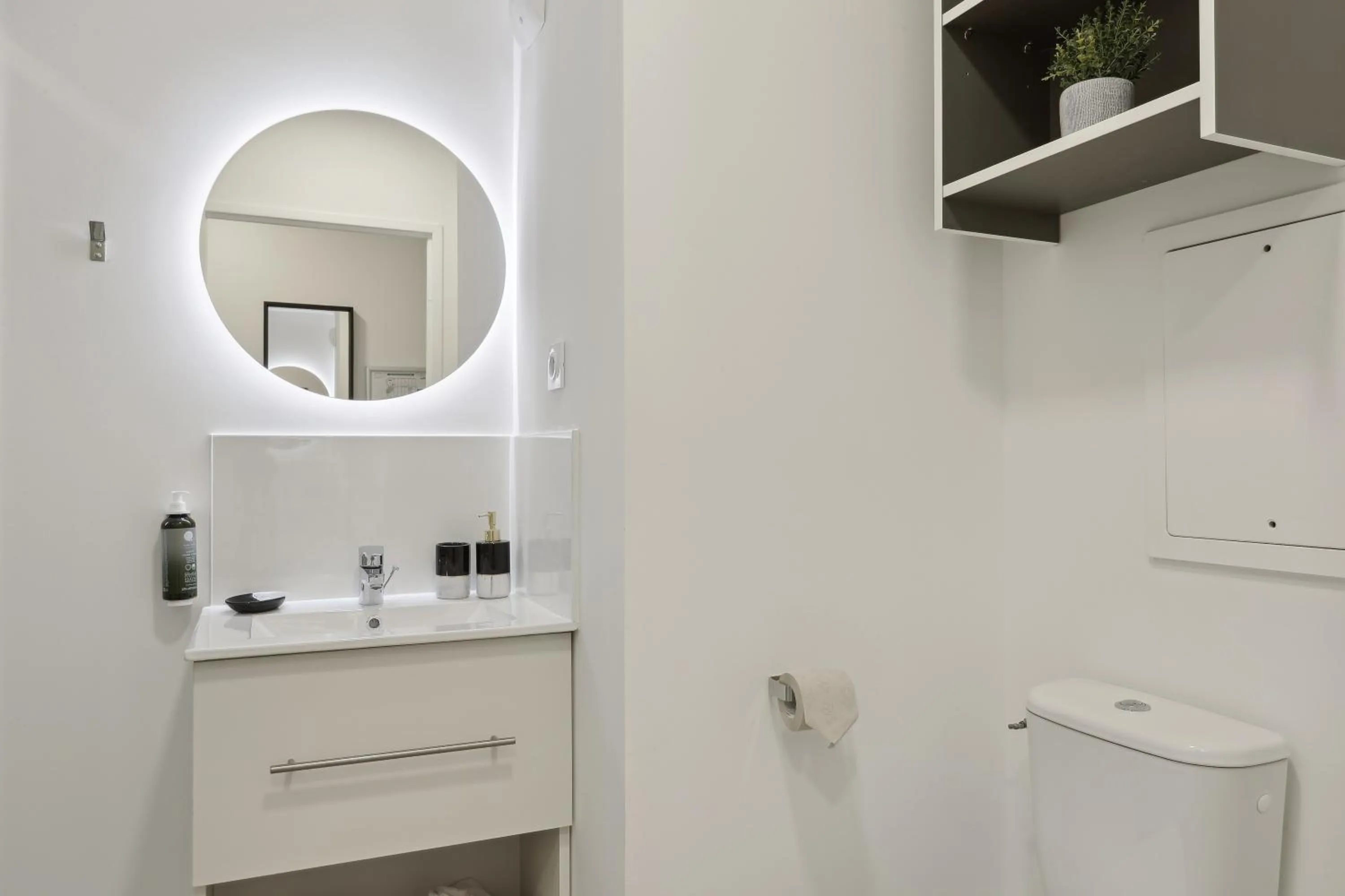 Bathroom in All Suites Appart Hôtel - Noisy-le-Grand