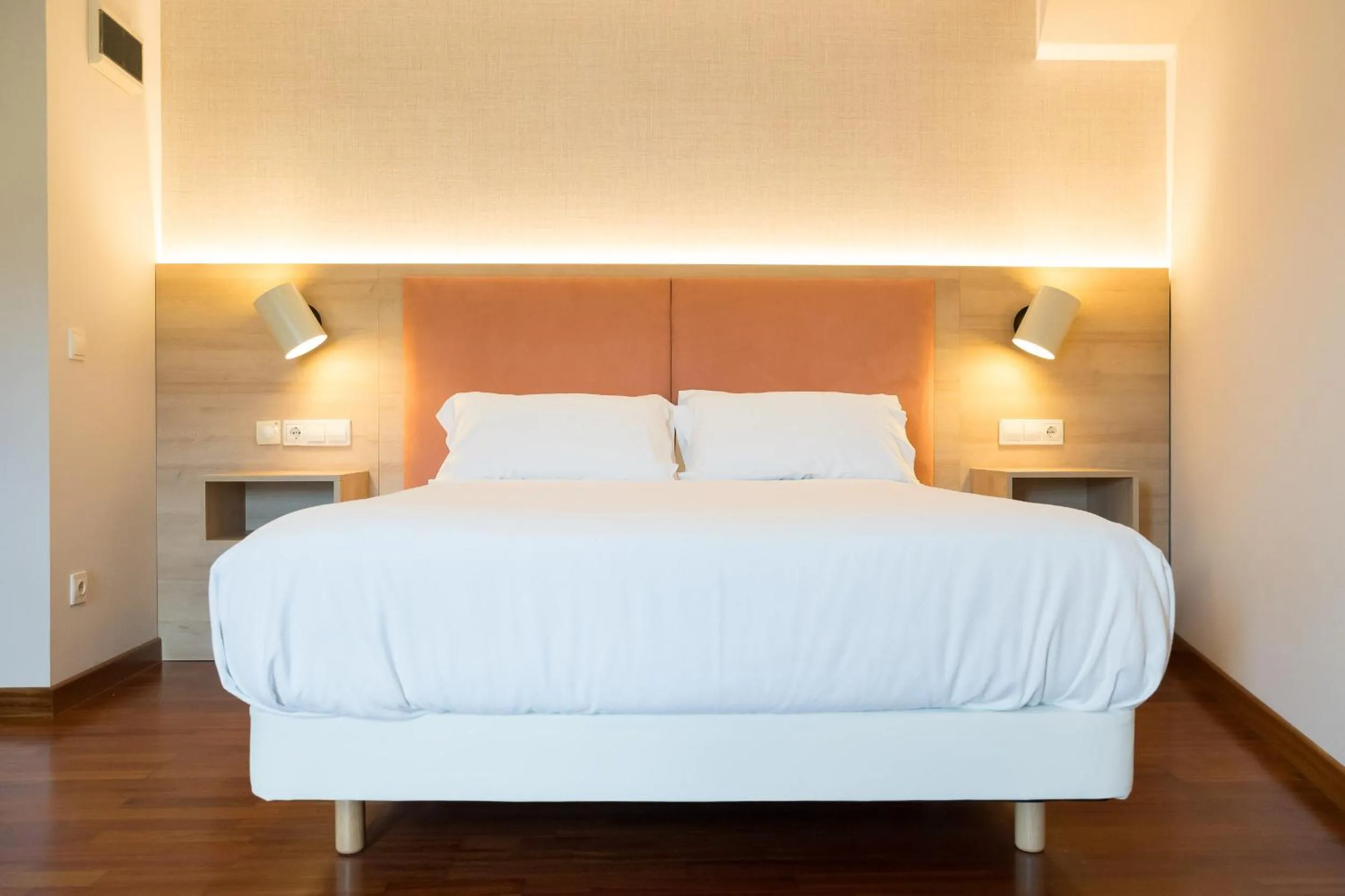 Bed in Hotel Parking Miradoiro de Belvís