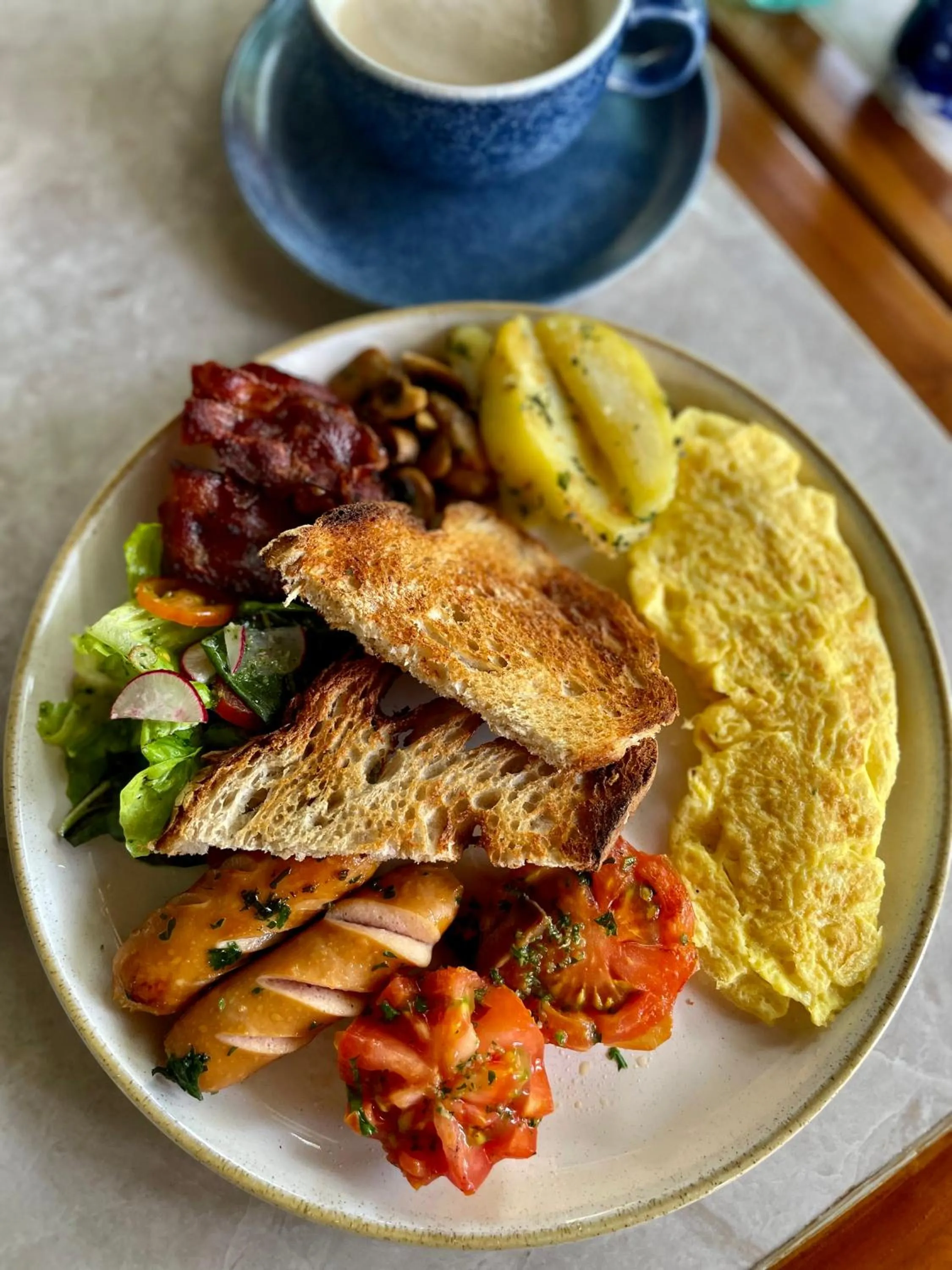 Food and drinks in Marine Bay Sanur