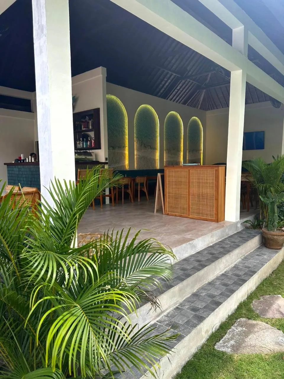 Restaurant/places to eat in Marine Bay Sanur