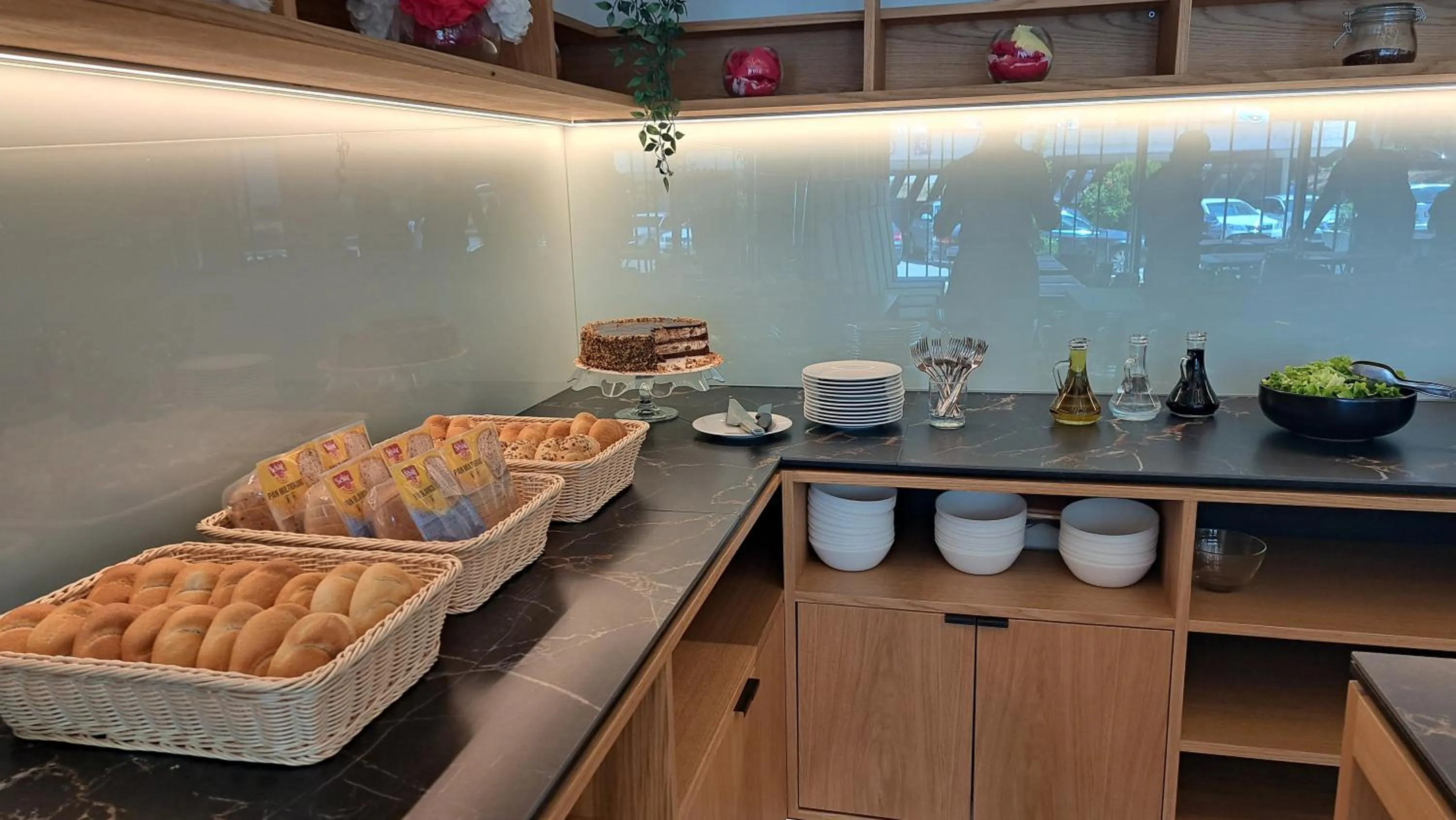 Food and drinks in Lipa Hotel