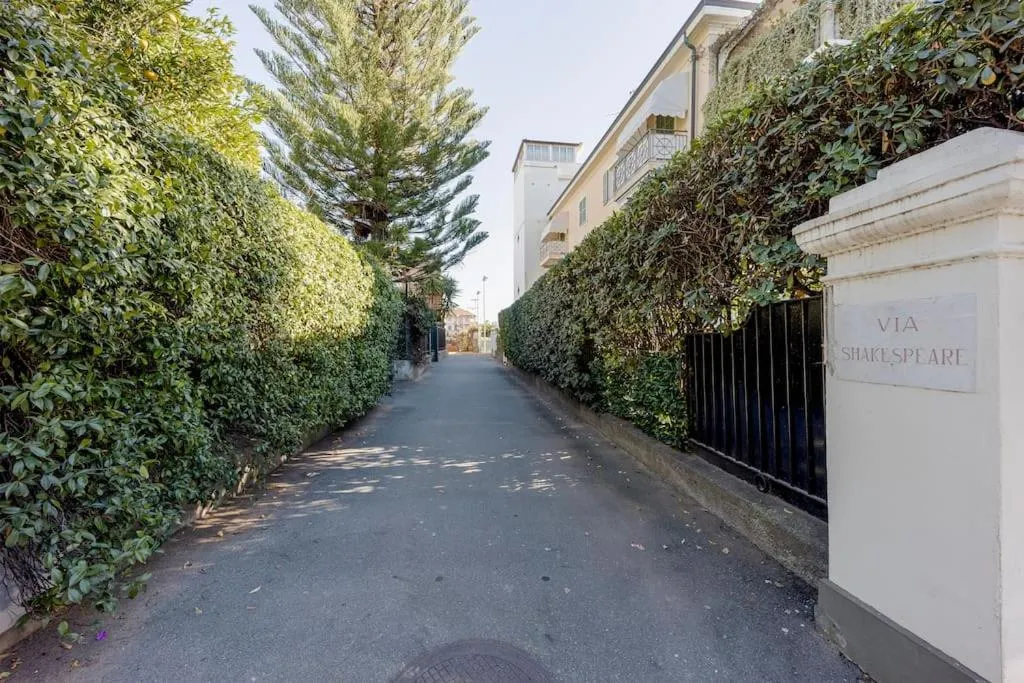 Victoria Hall Bordighera - 2 bedroom apartment - Parking
