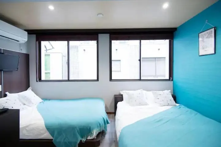 Bed in akihabara marutomo hotel