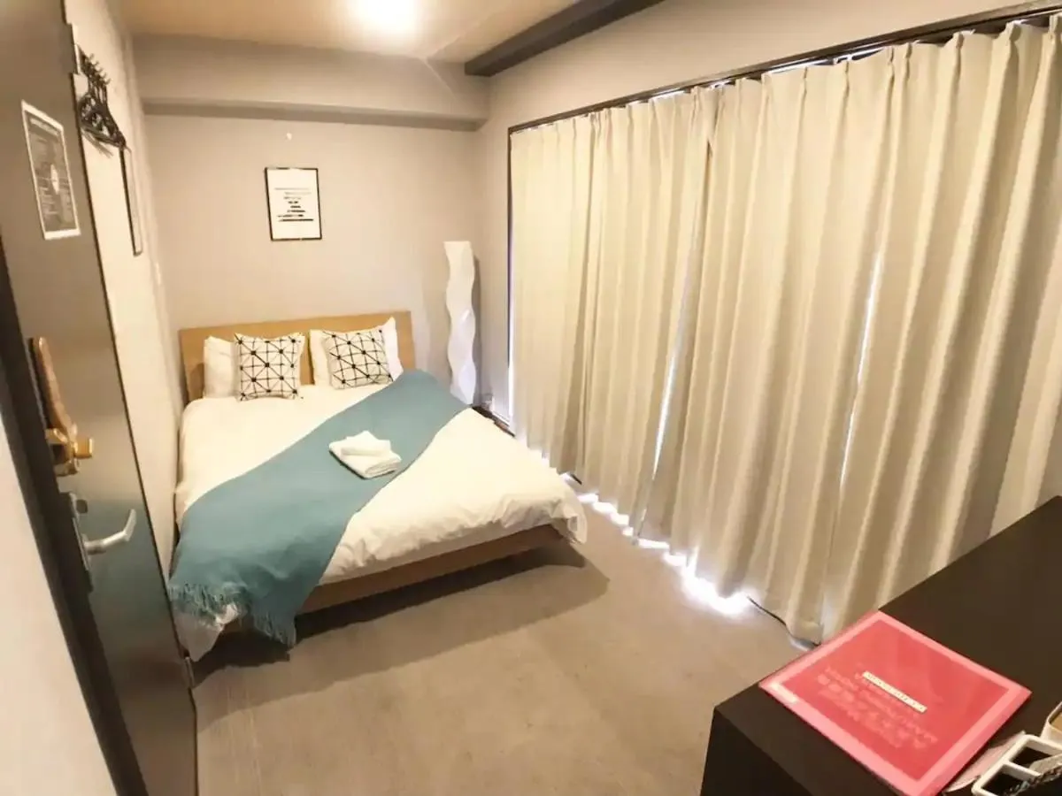 Bed in akihabara marutomo hotel