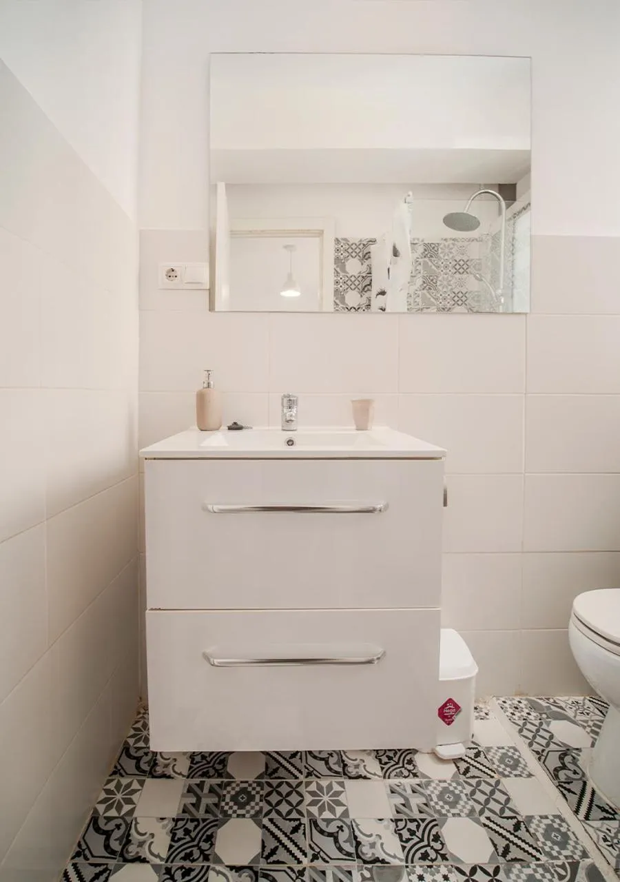 Toilet in Aroma D’ Valencia