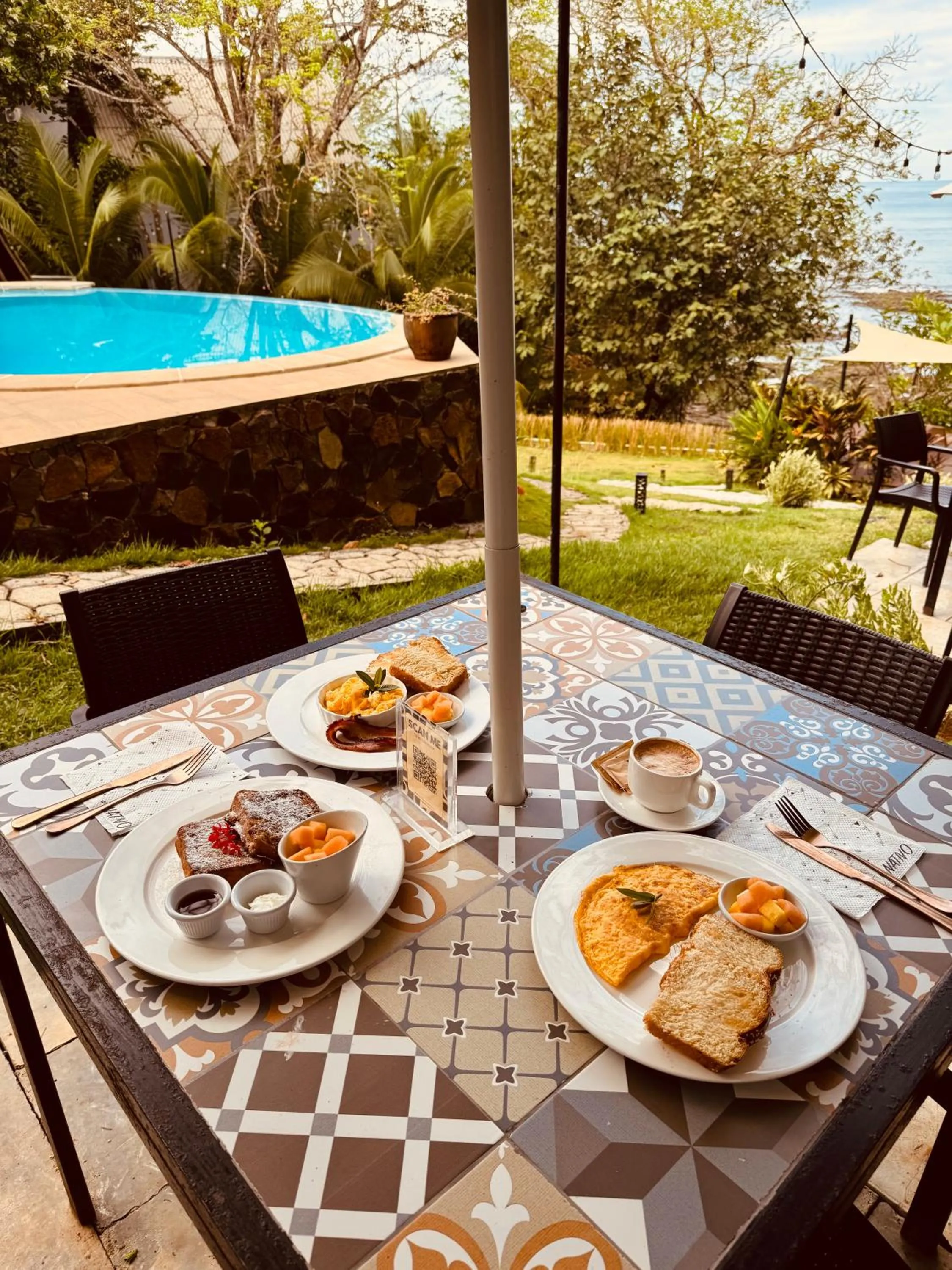 Restaurant/places to eat in Nativo