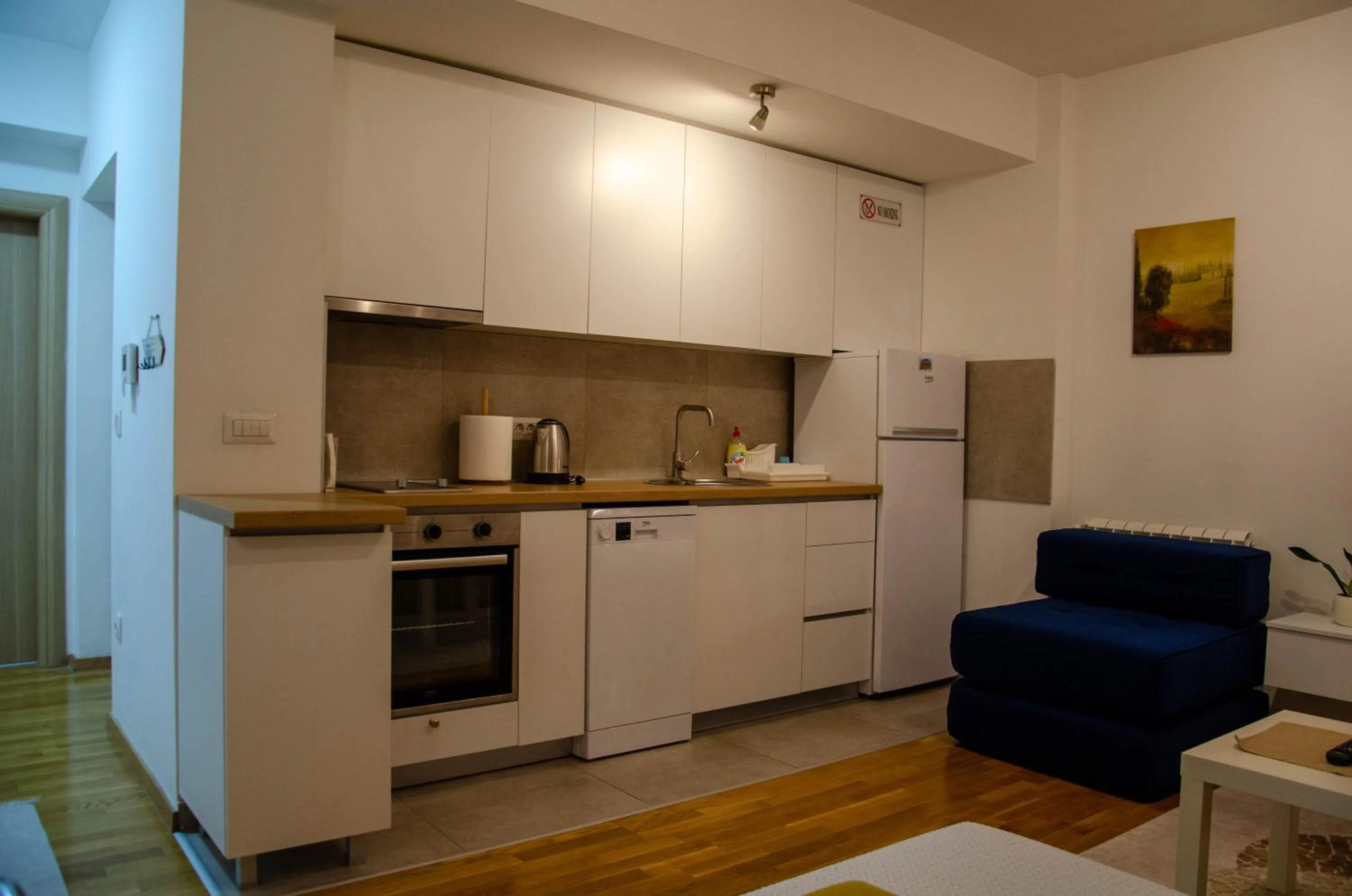 Kitchen or kitchenette in Modern Rajcikk Apartment nearby downtown & Vardar river