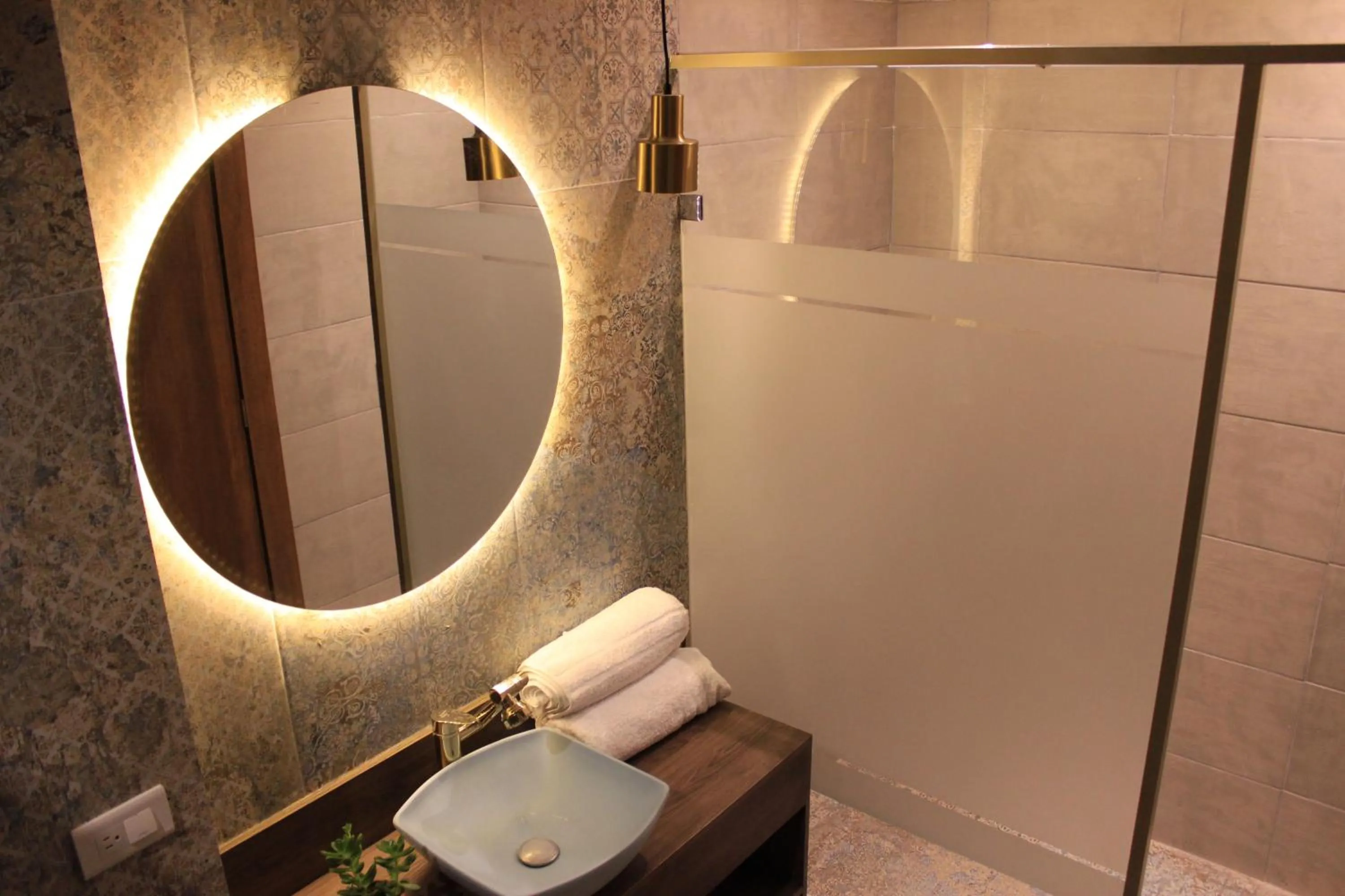 Shower in Hotel Inti Quito