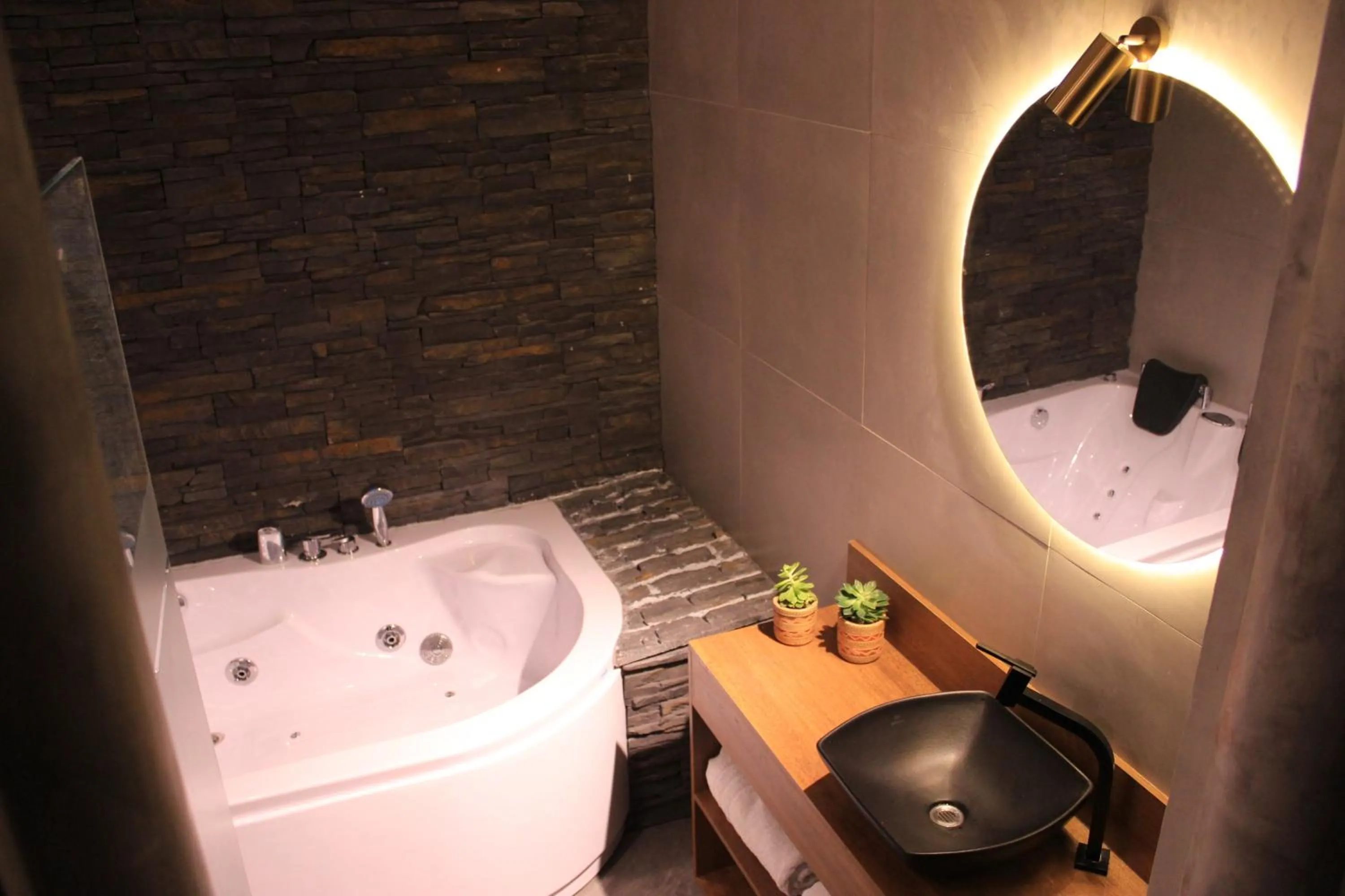 Hot Tub in Hotel Inti Quito