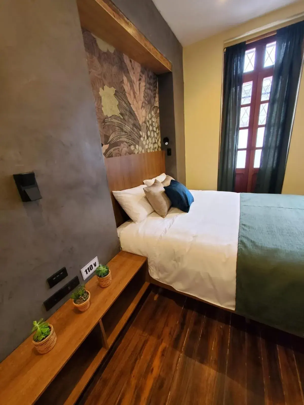 Family Room in Hotel Inti Quito Family Room in Hotel Inti Quito