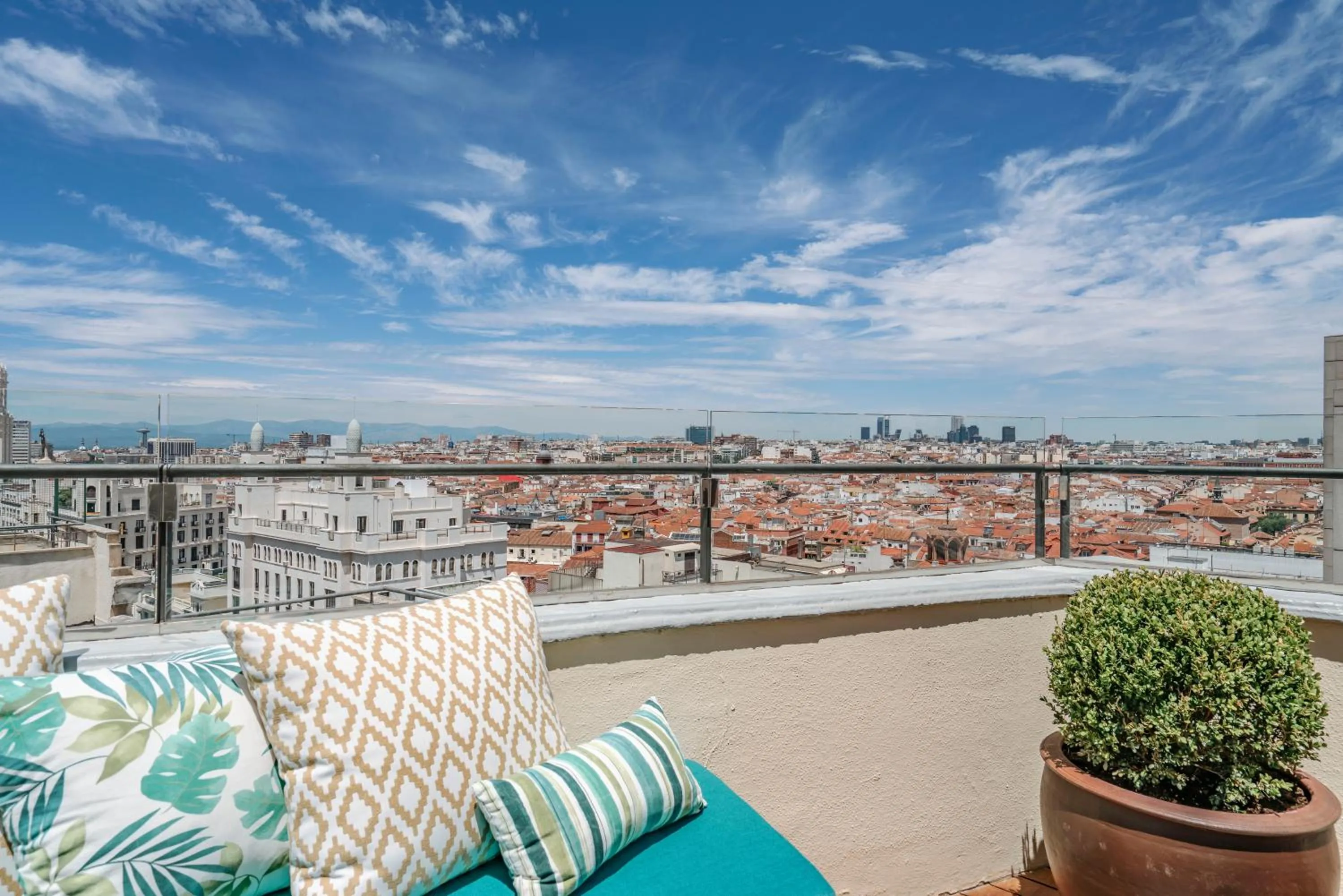 Balcony/Terrace in Vincci Capitol