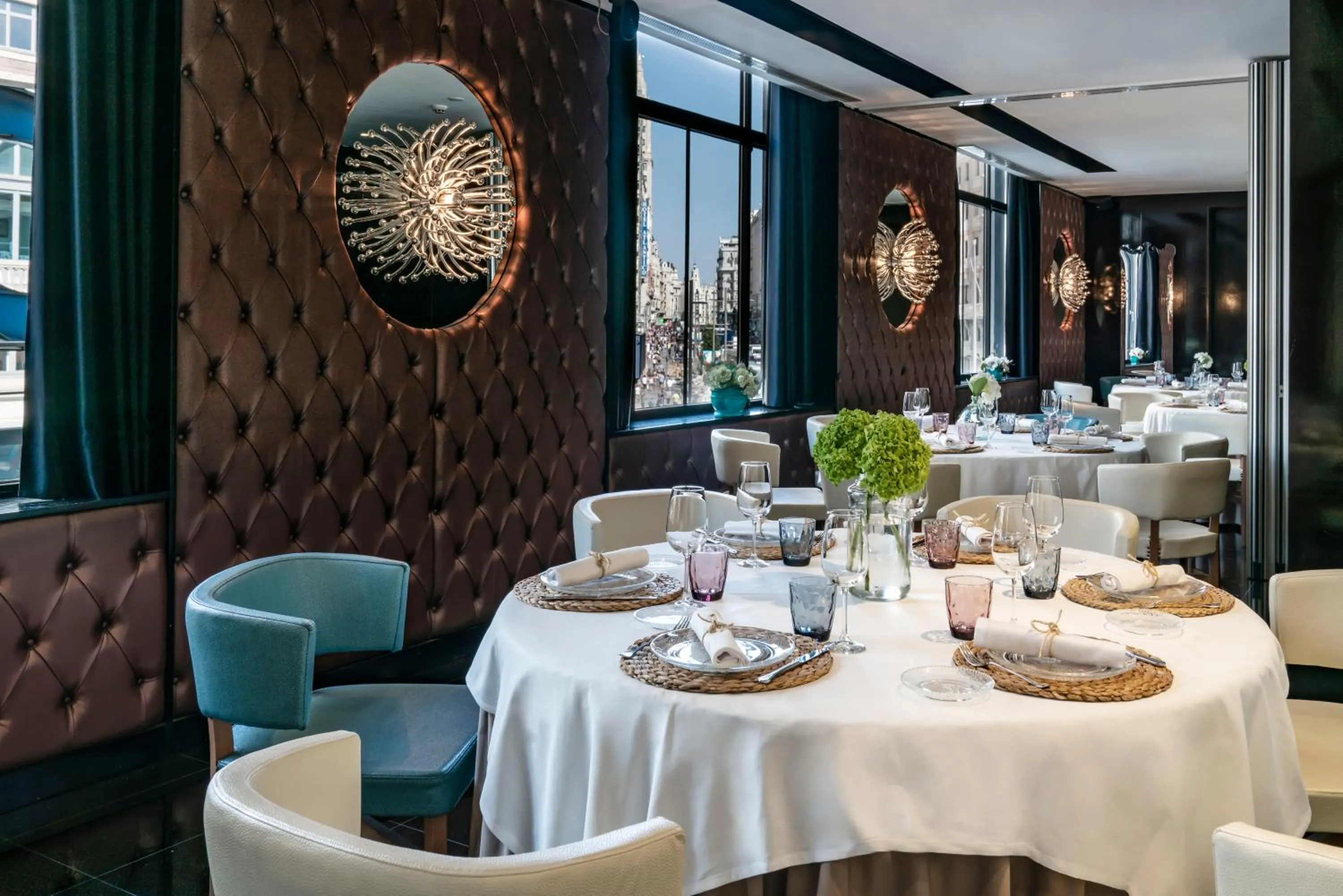 Restaurant/places to eat in Vincci Capitol