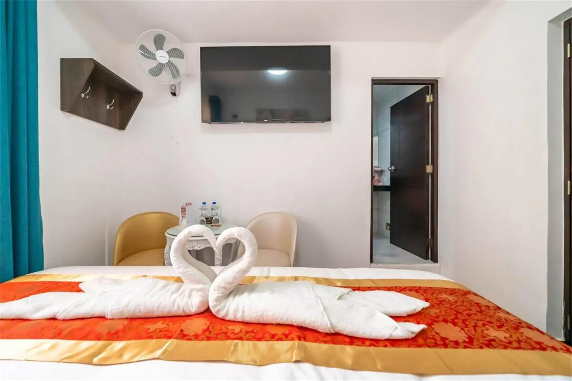 Deluxe Double Room - single occupancy in Manantial Hostal No.004 Deluxe Double Room - single occupancy in Manantial Hostal No.004