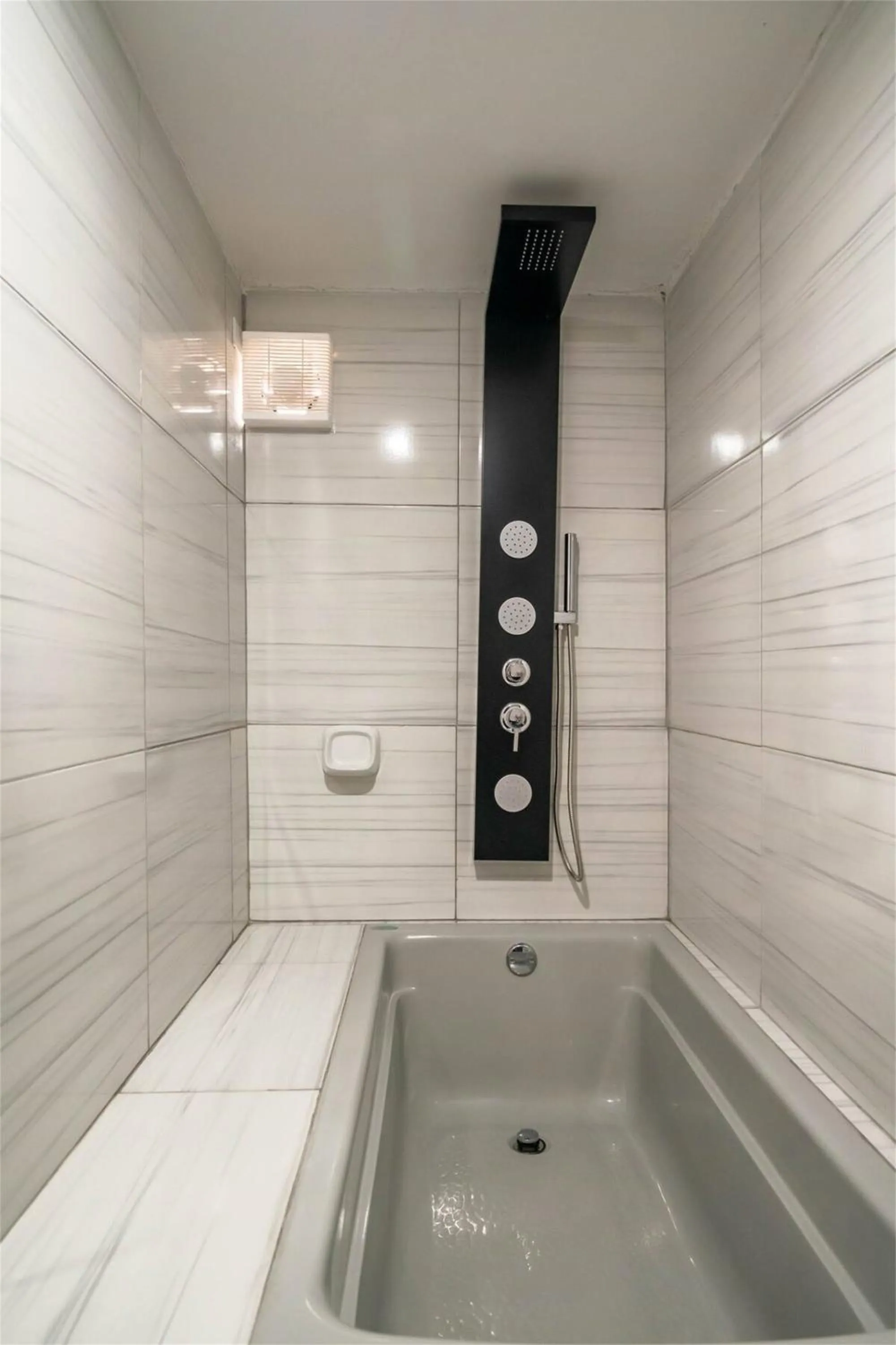 Shower in Manantial Hostal No.004