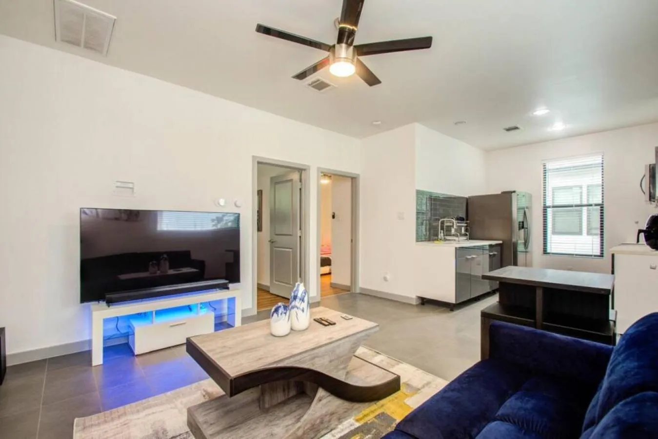 Modern 2 Bedroom 2 Bathroom Near Downtown Houston