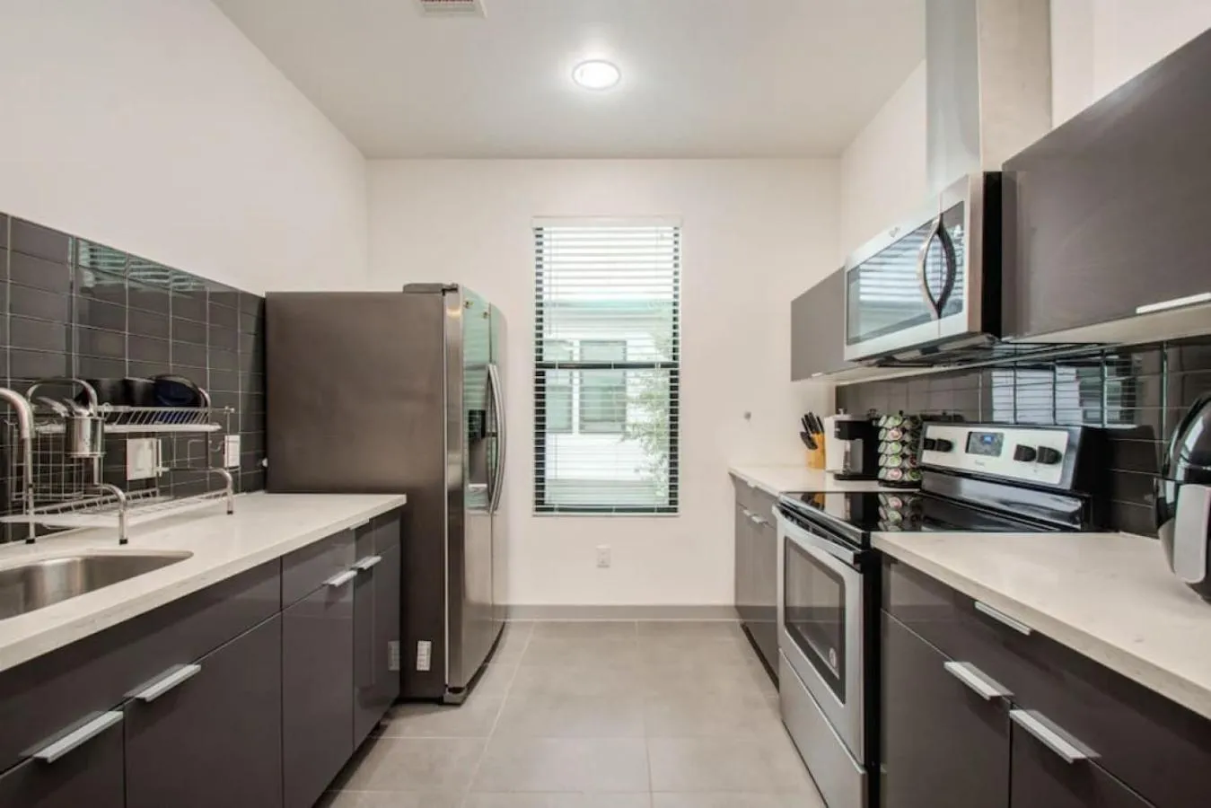 Modern 2 Bedroom 2 Bathroom Near Downtown Houston