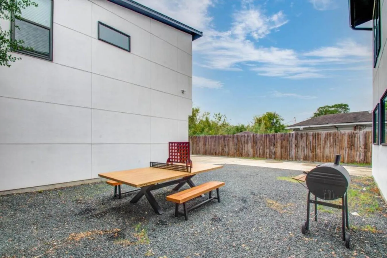 Modern 2 Bedroom 2 Bathroom Near Downtown Houston