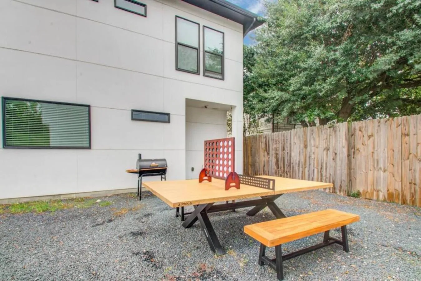 Modern 2 Bedroom 2 Bathroom Near Downtown Houston